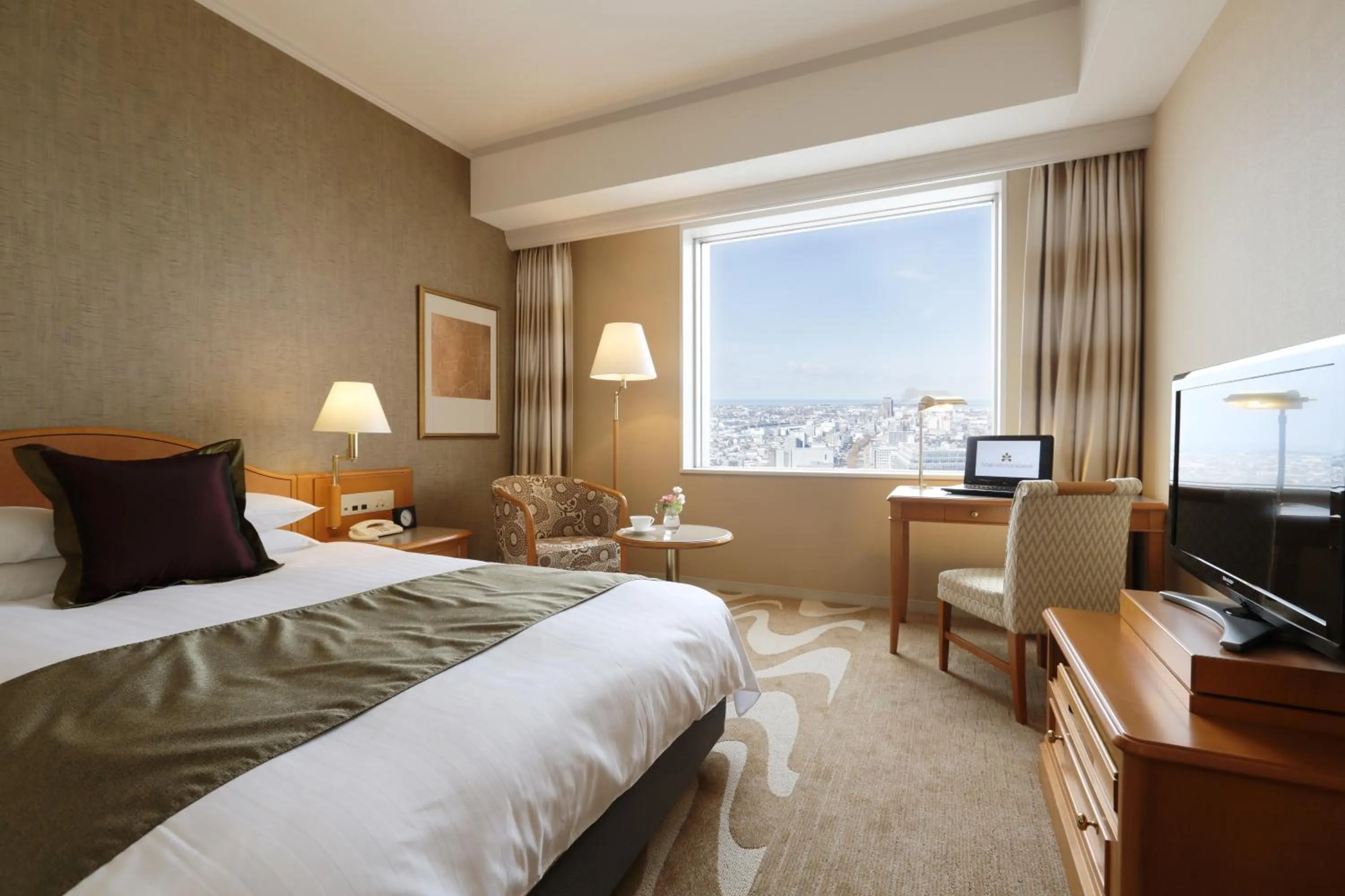 Photo of the whole room, Bed in Hotel Nikko Kanazawa