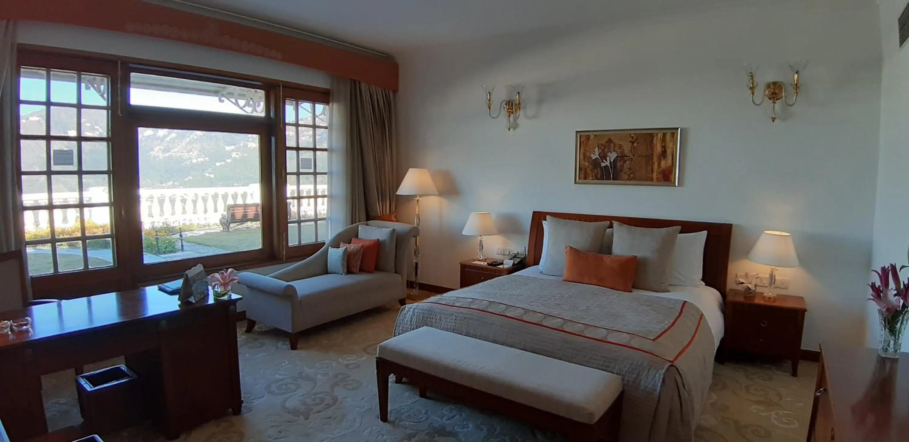 View (from property/room), Bed in Jaypee Residency Manor