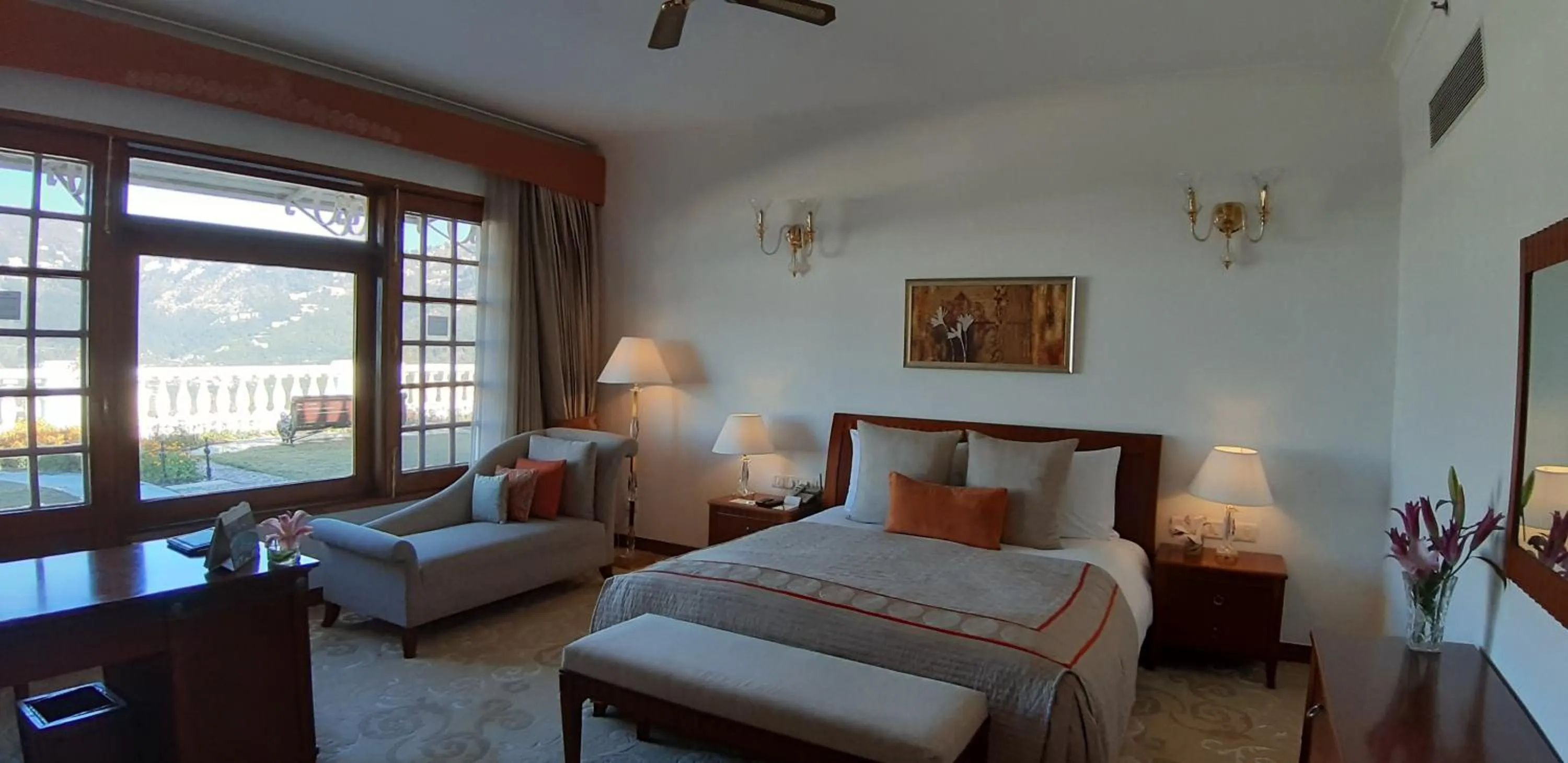 Bedroom, Bed in Jaypee Residency Manor