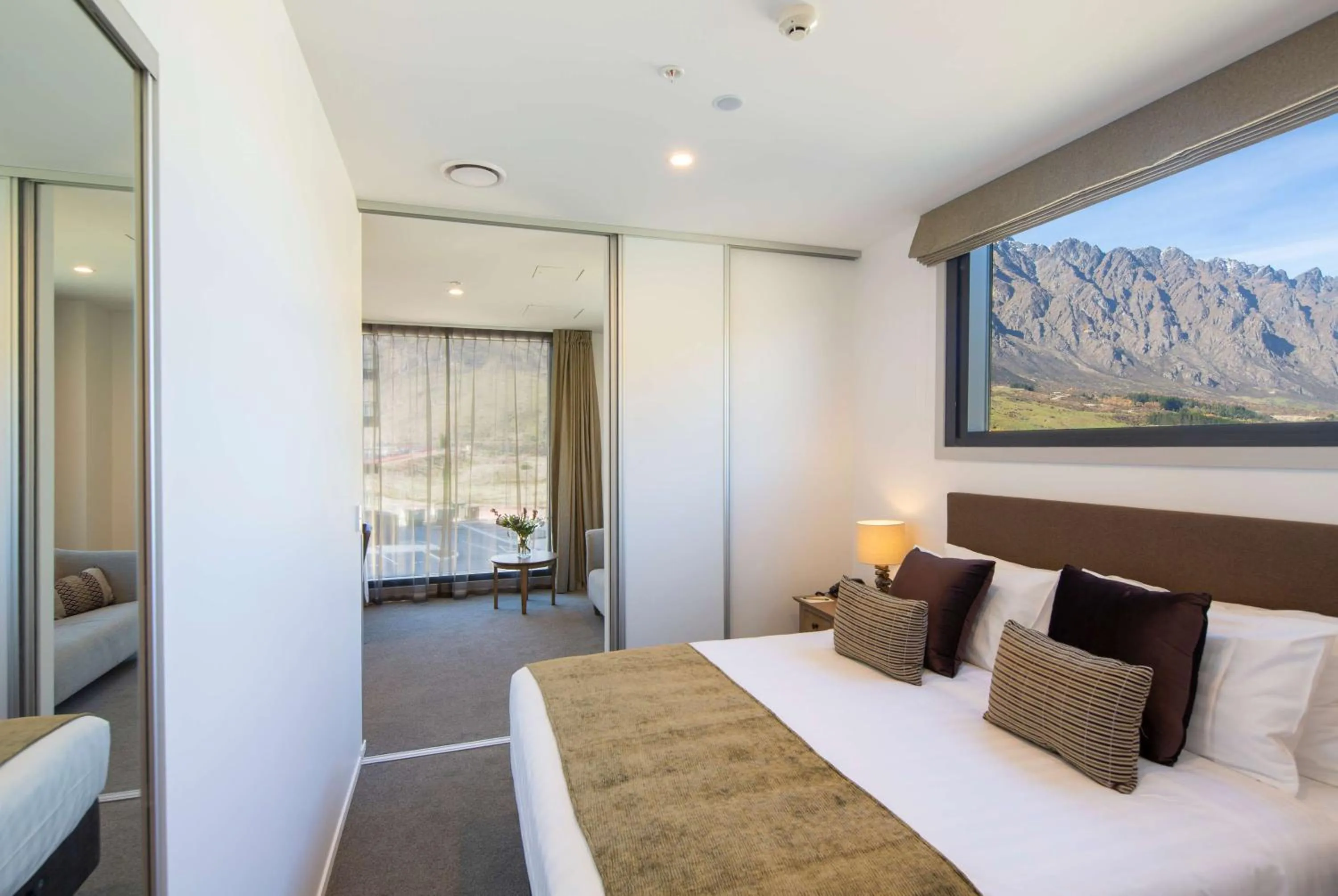 Bedroom, Bed in Wyndham Garden Remarkables Park Queenstown