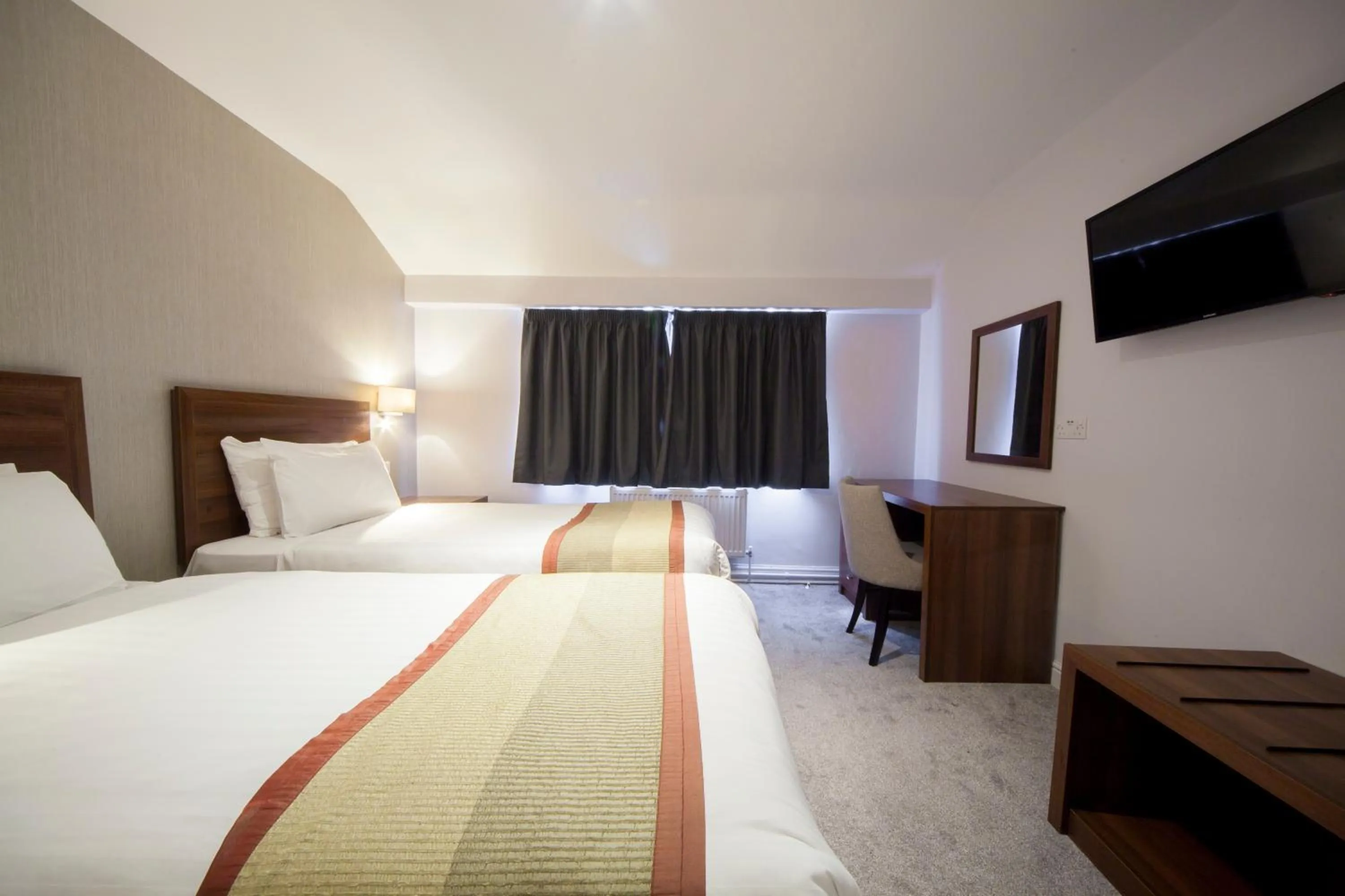 Bedroom, Bed in The Holt Hotel