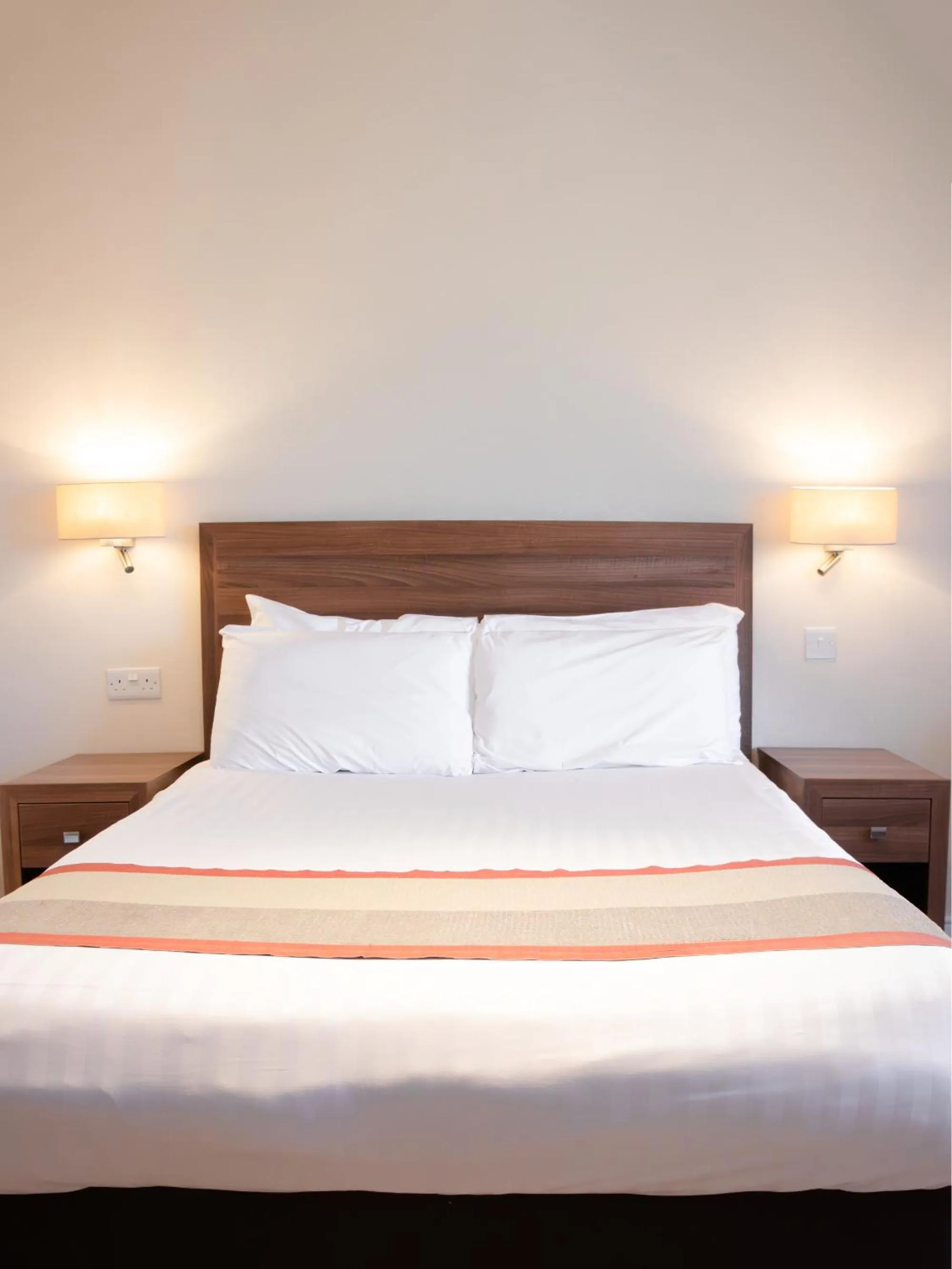 Bedroom, Bed in The Holt Hotel