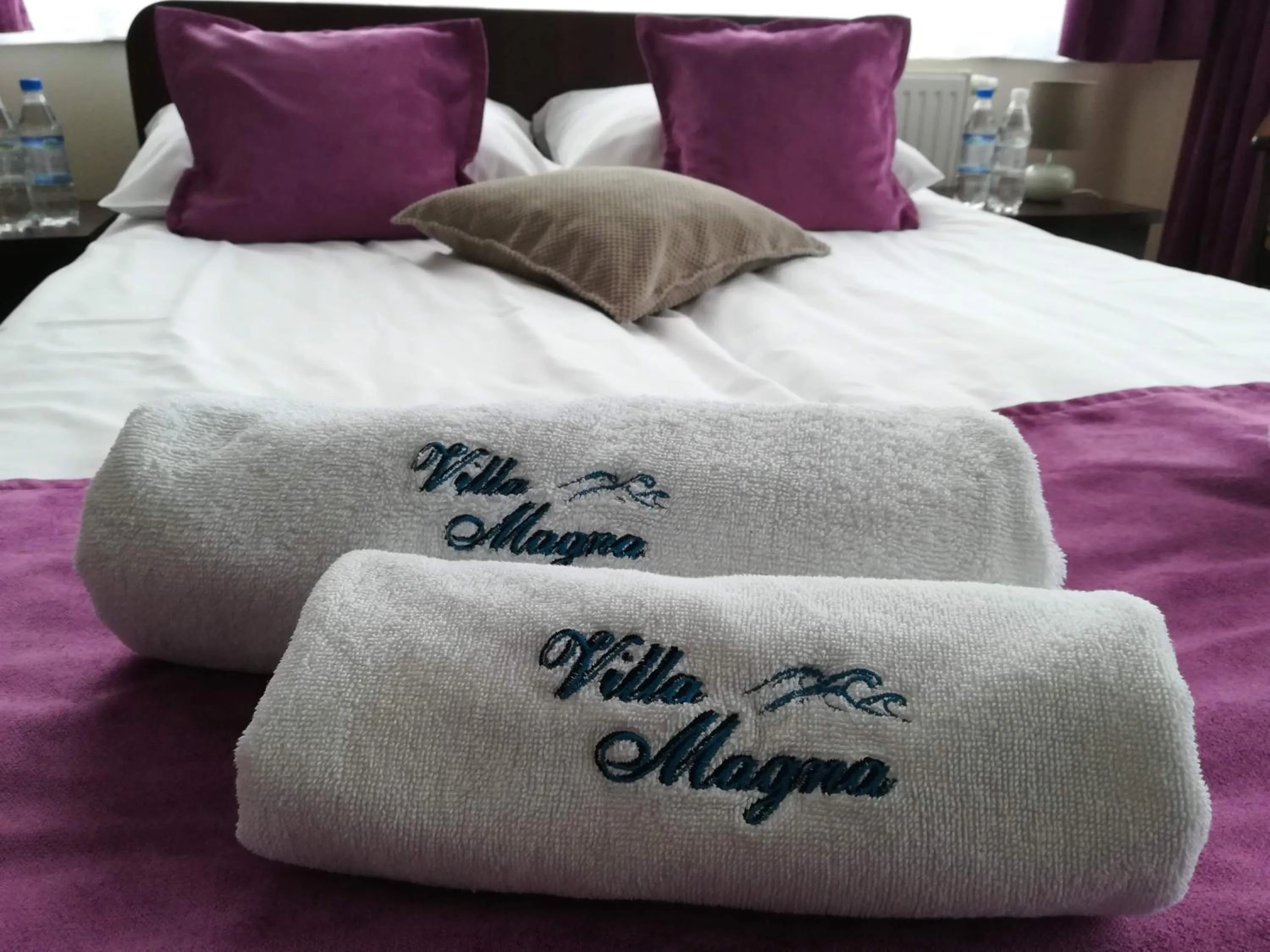 towels, Bed in Villa Magna