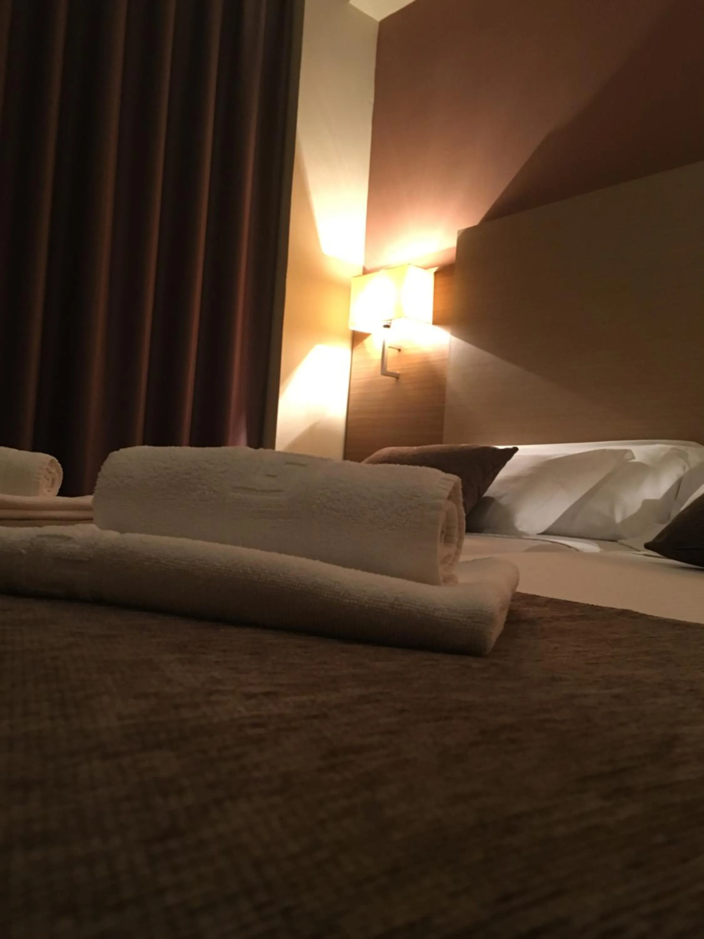 Decorative detail, Bed in Rosabel