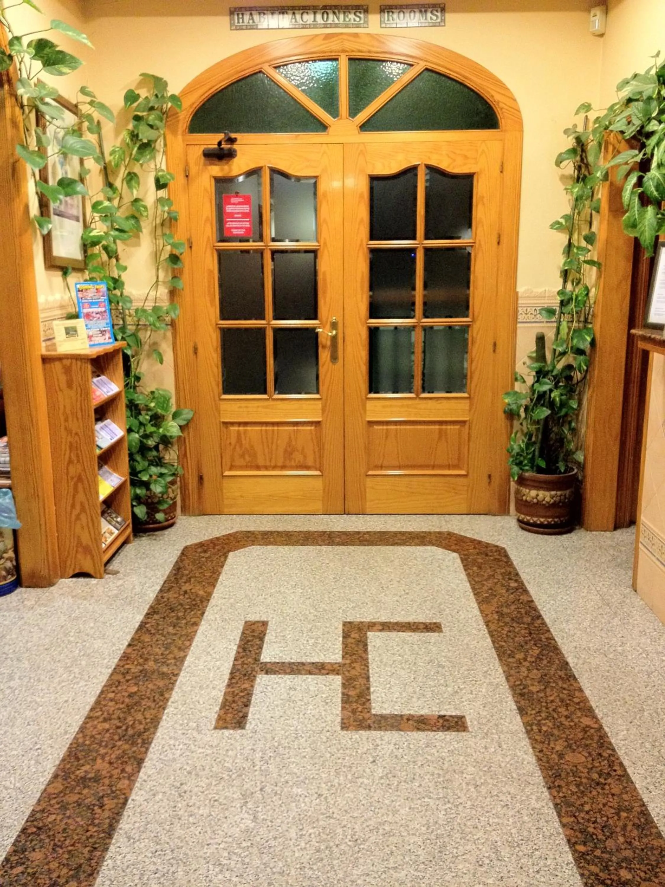 Property logo or sign in Hostal Los Corchos