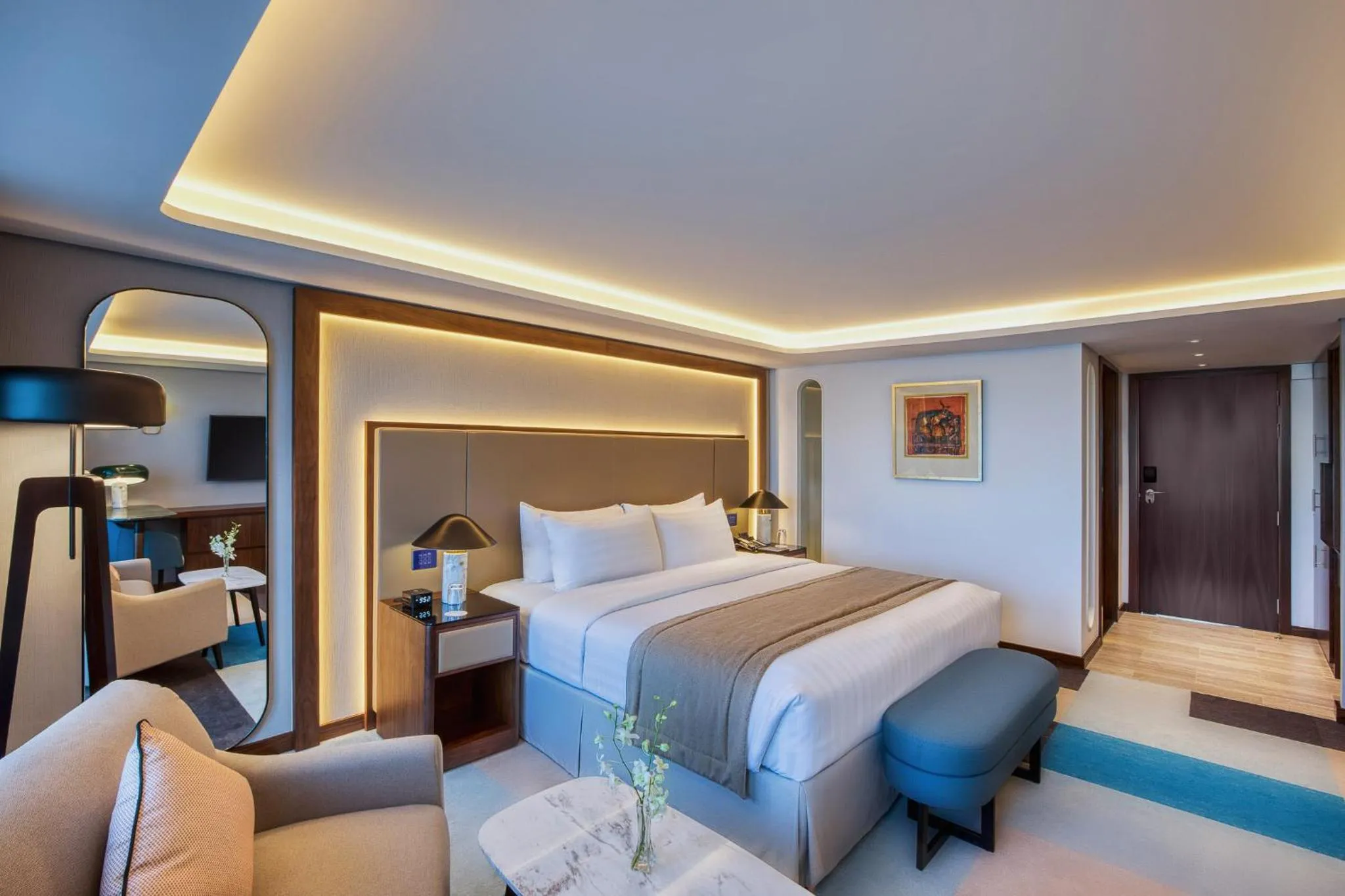 Bedroom, Bed in Queen Elizabeth 2 Hotel