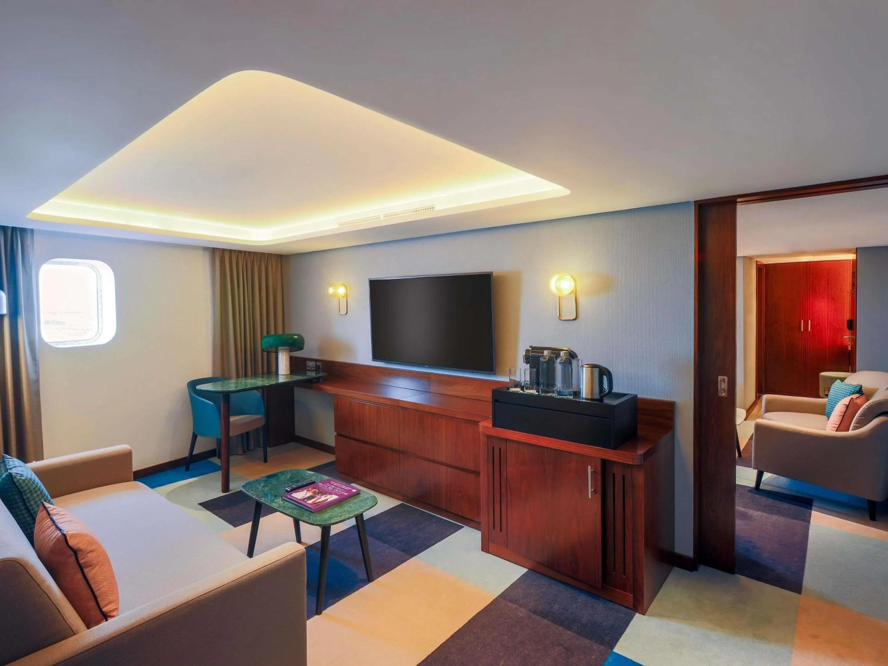 Bedroom in Queen Elizabeth 2 Hotel