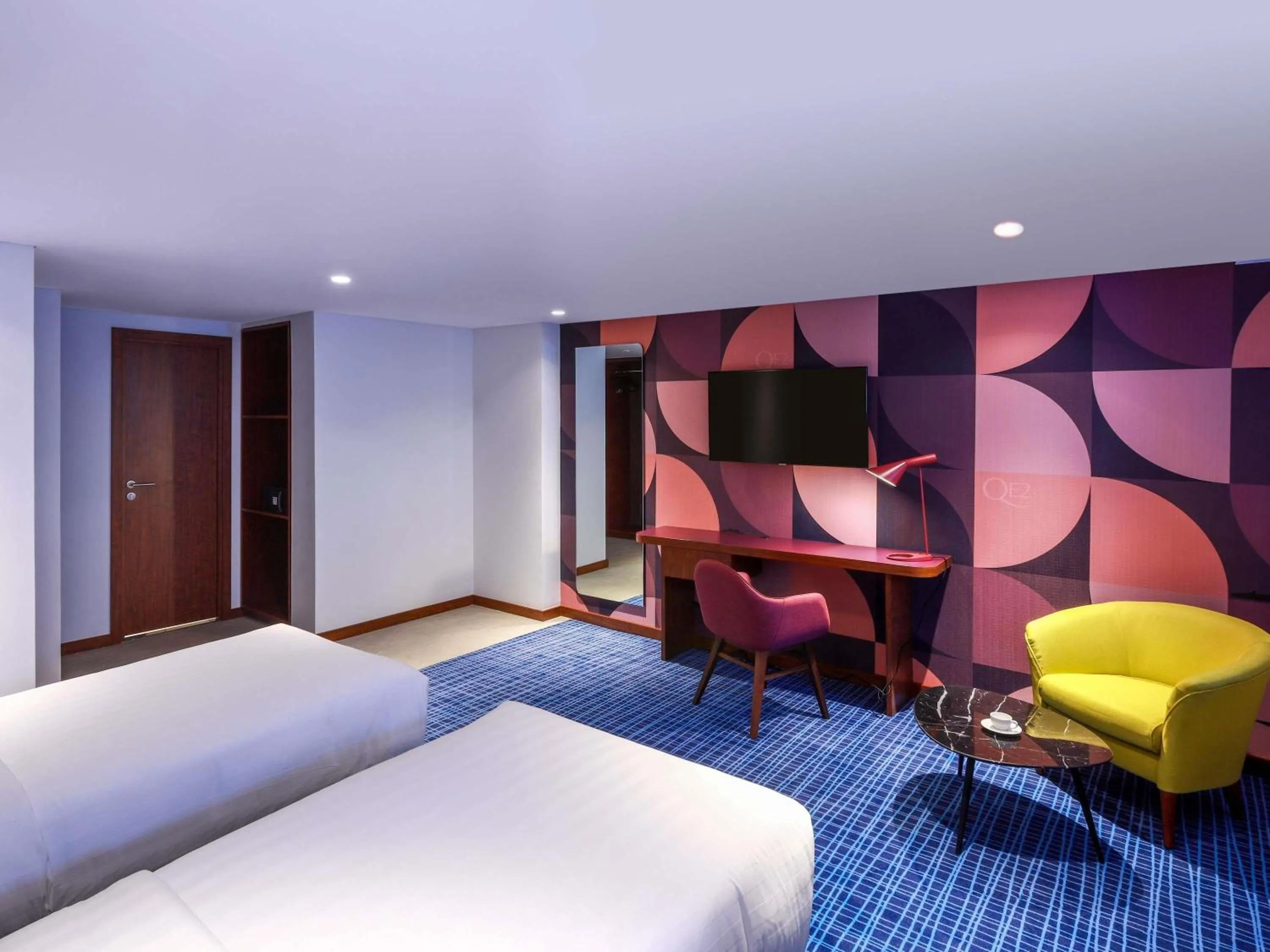 Bedroom, Bed in Queen Elizabeth 2 Hotel