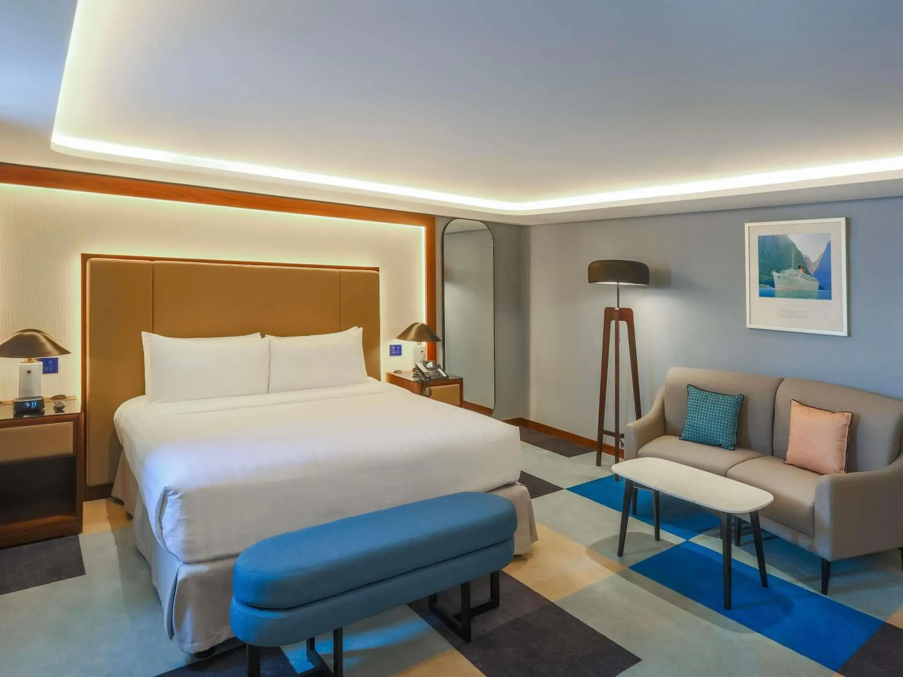 Captain's Room with One King Bed in Queen Elizabeth 2 Hotel Captain's Room with One King Bed in Queen Elizabeth 2 Hotel