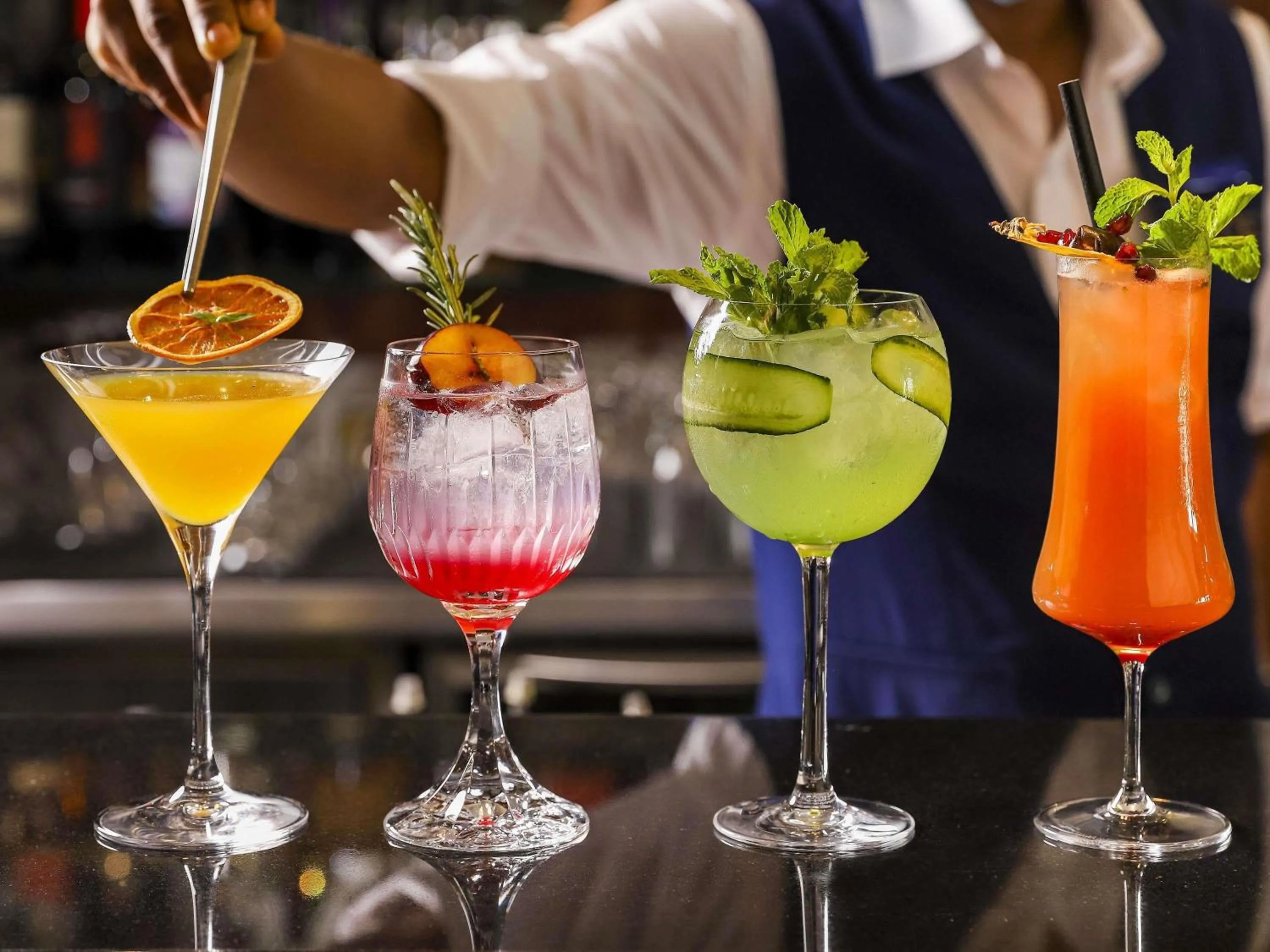 Lounge or bar in Queen Elizabeth 2 Hotel