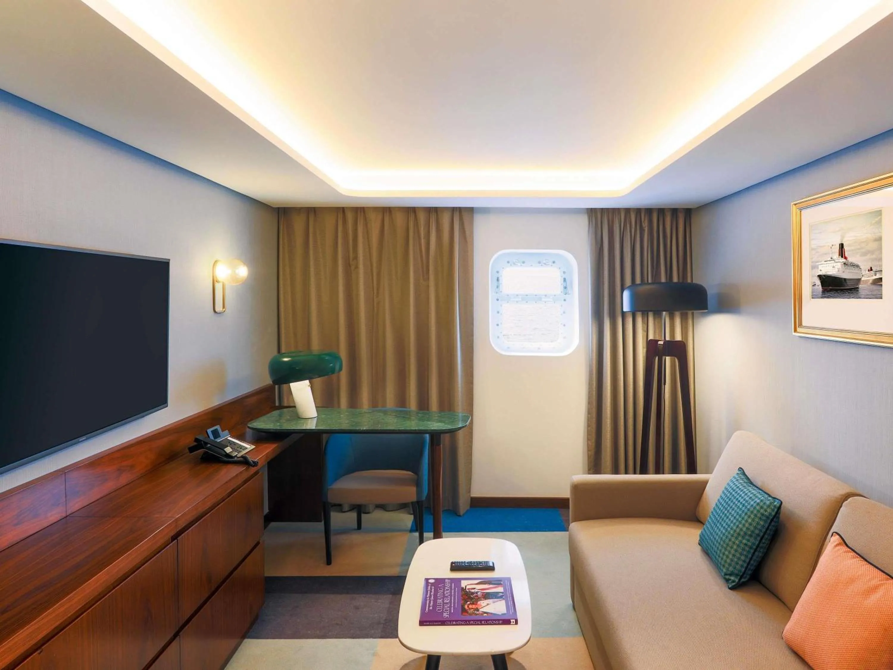 Bedroom in Queen Elizabeth 2 Hotel