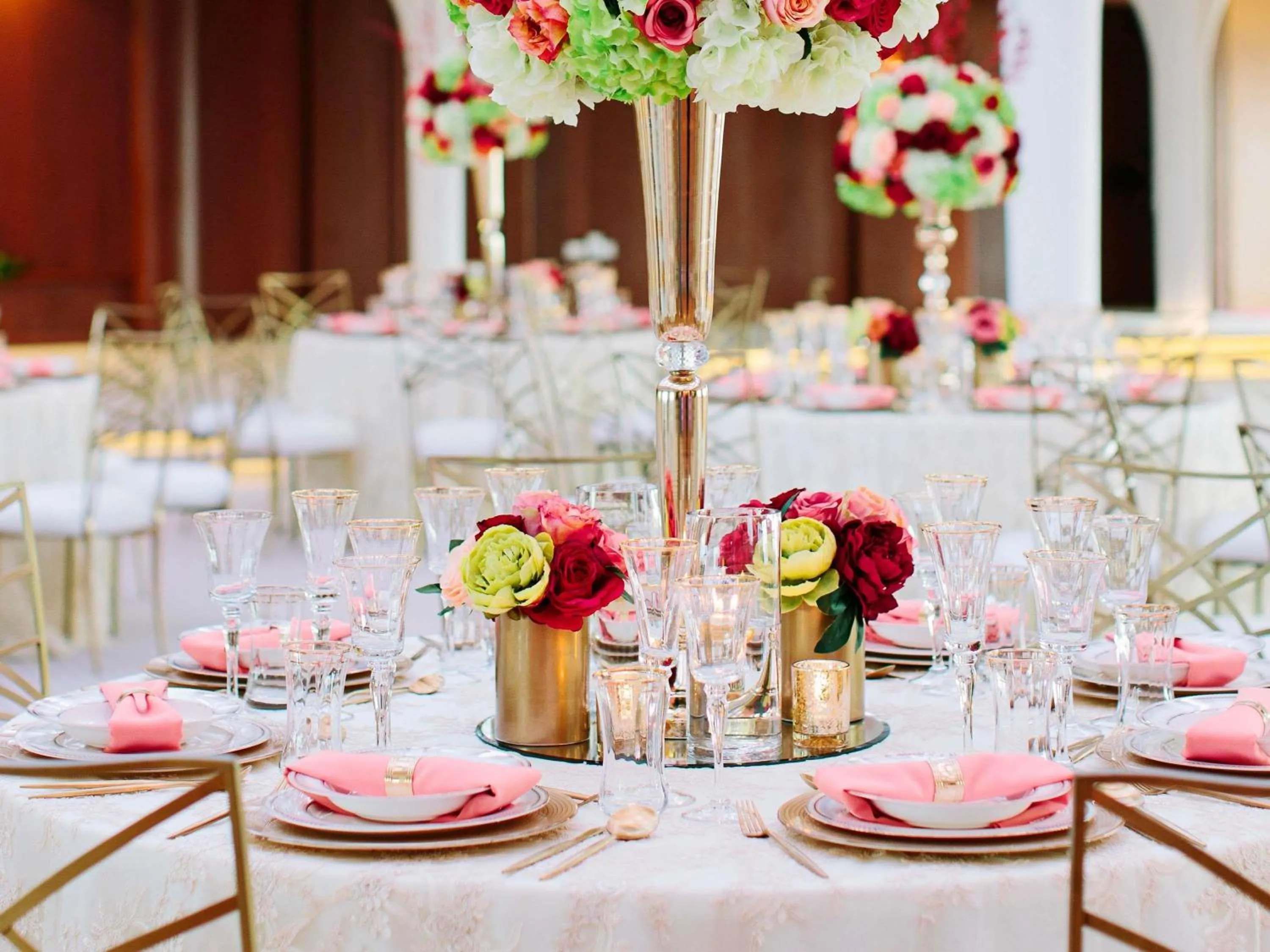 Meeting/conference room in Queen Elizabeth 2 Hotel