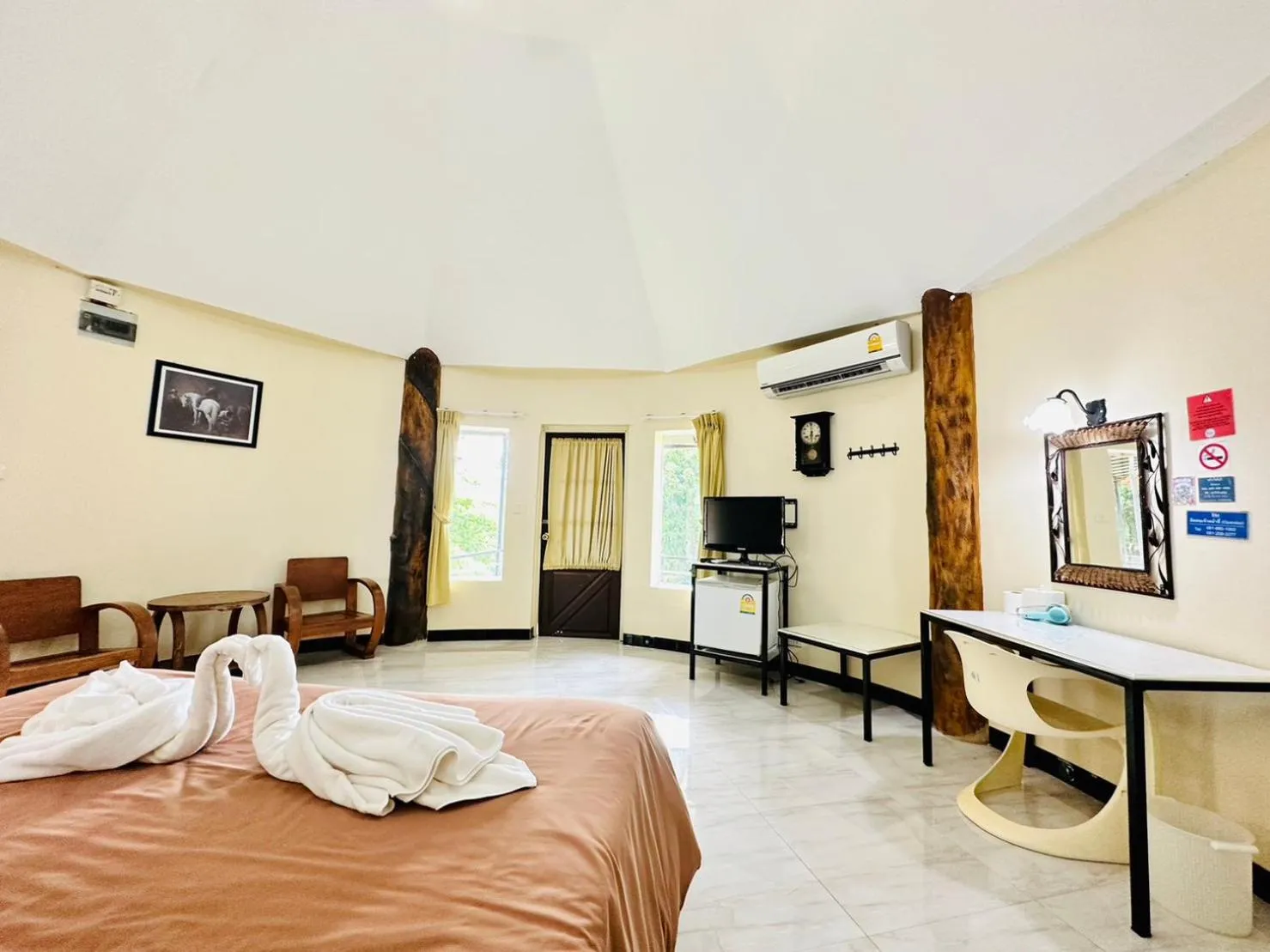 Photo of the whole room, Bed in Yoko River Kwai Resort