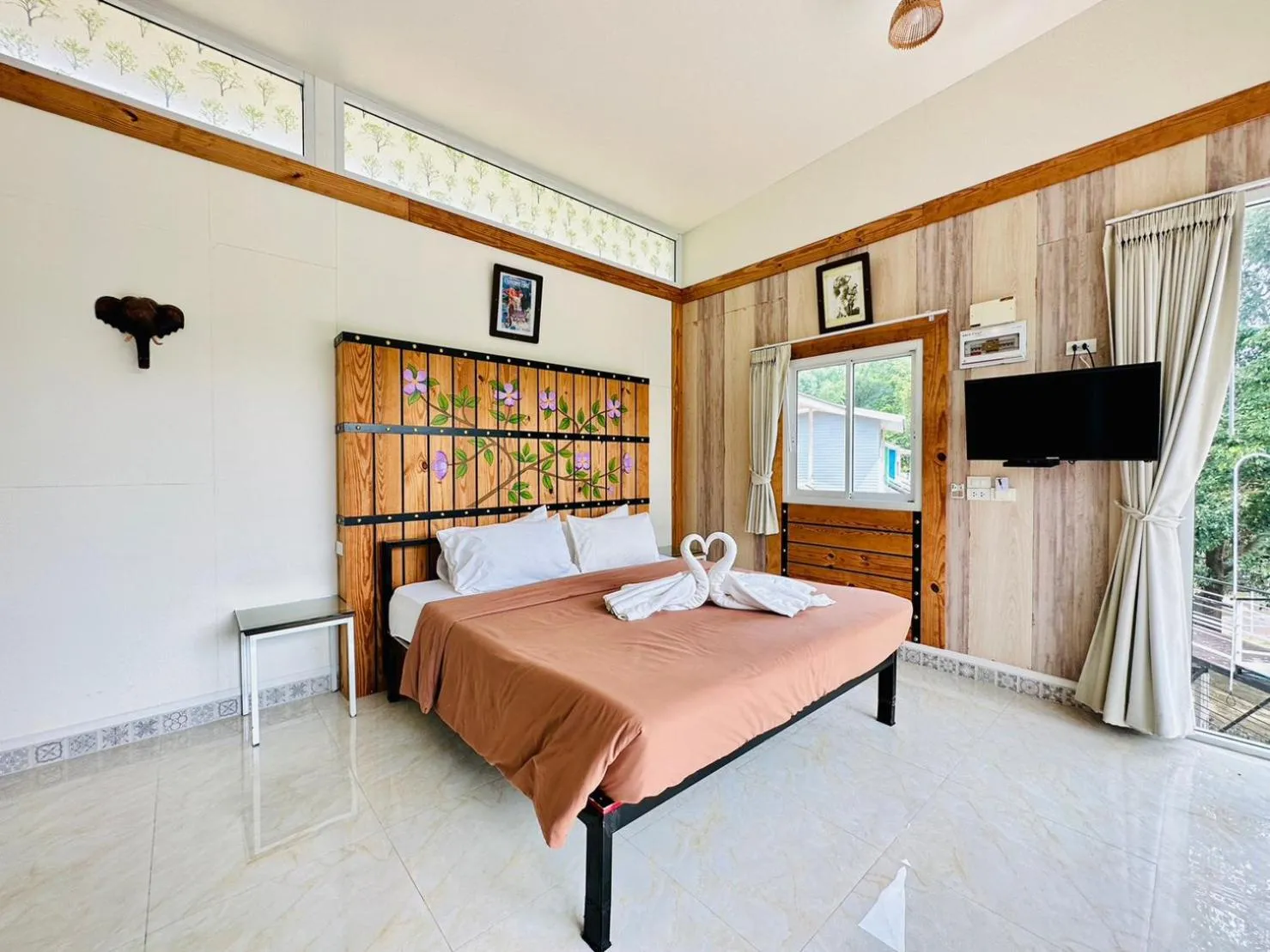 Bedroom, Bed in Yoko River Kwai Resort