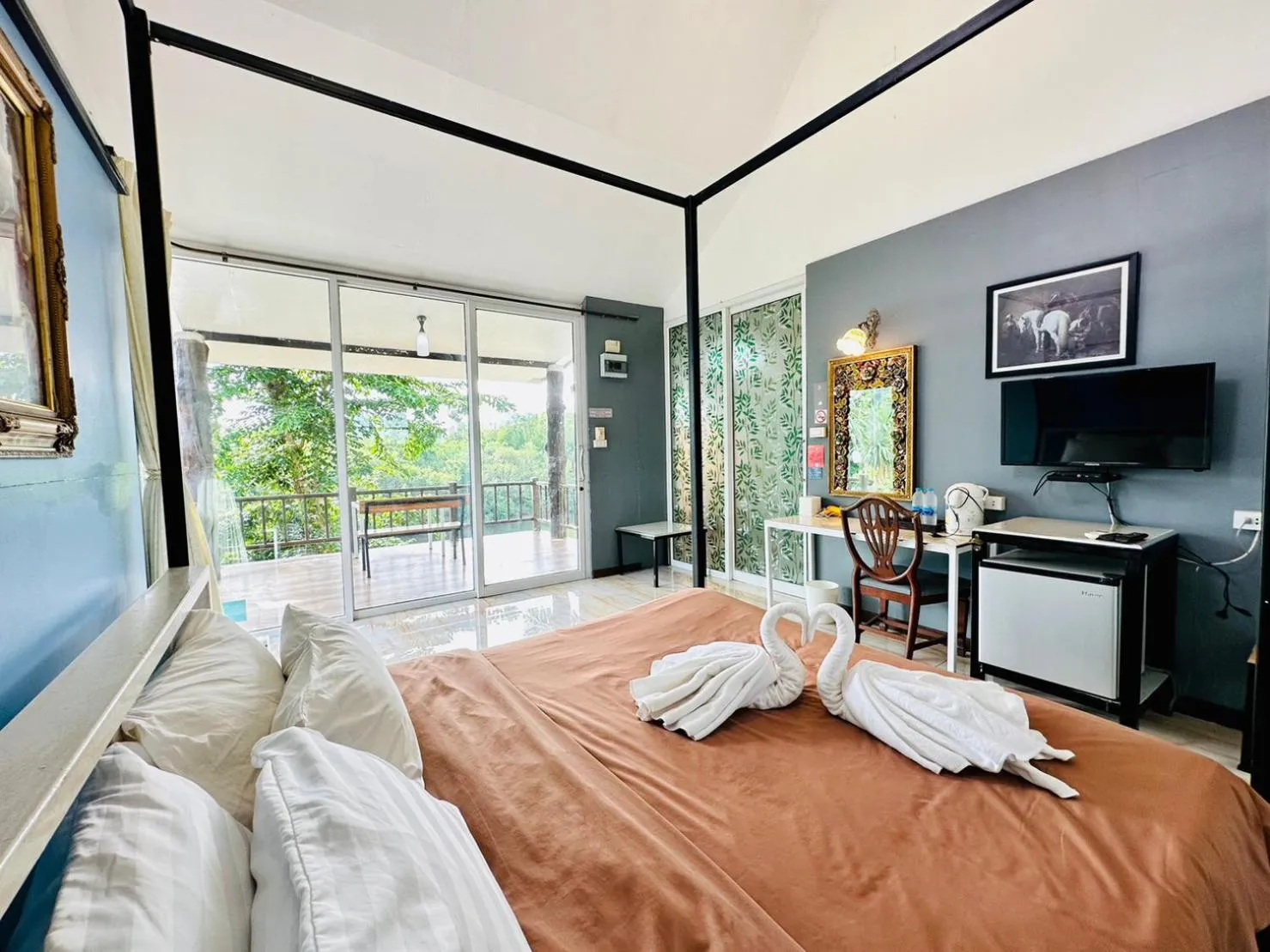 Photo of the whole room, Bed in Yoko River Kwai Resort