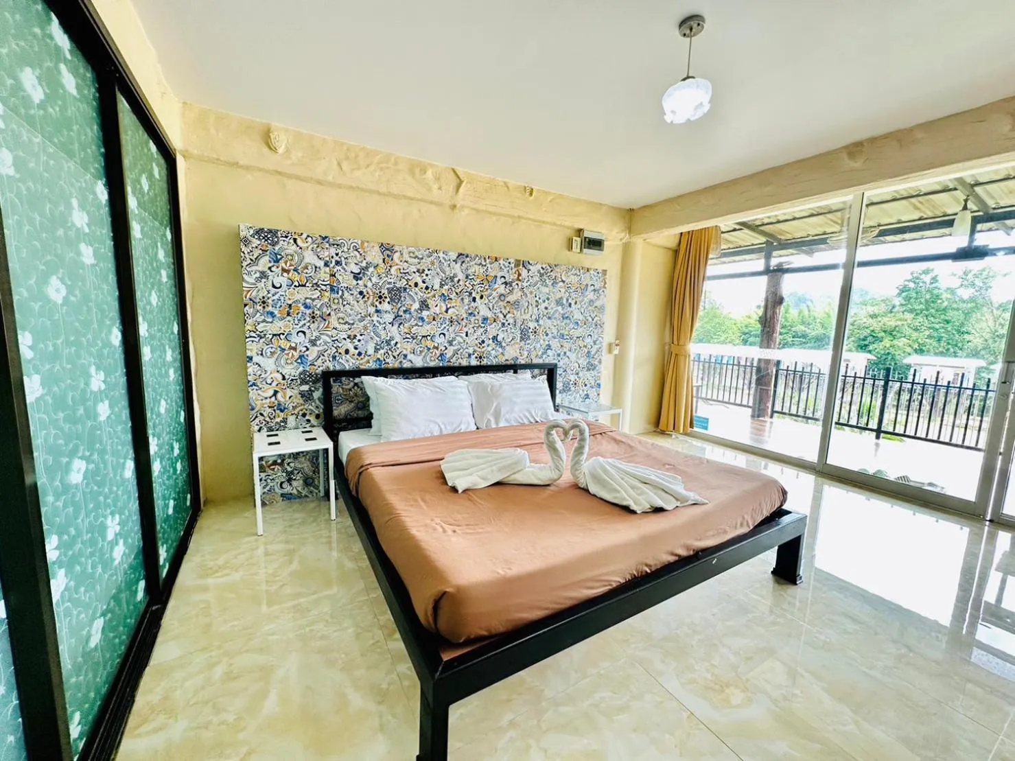 Bedroom, Bed in Yoko River Kwai Resort