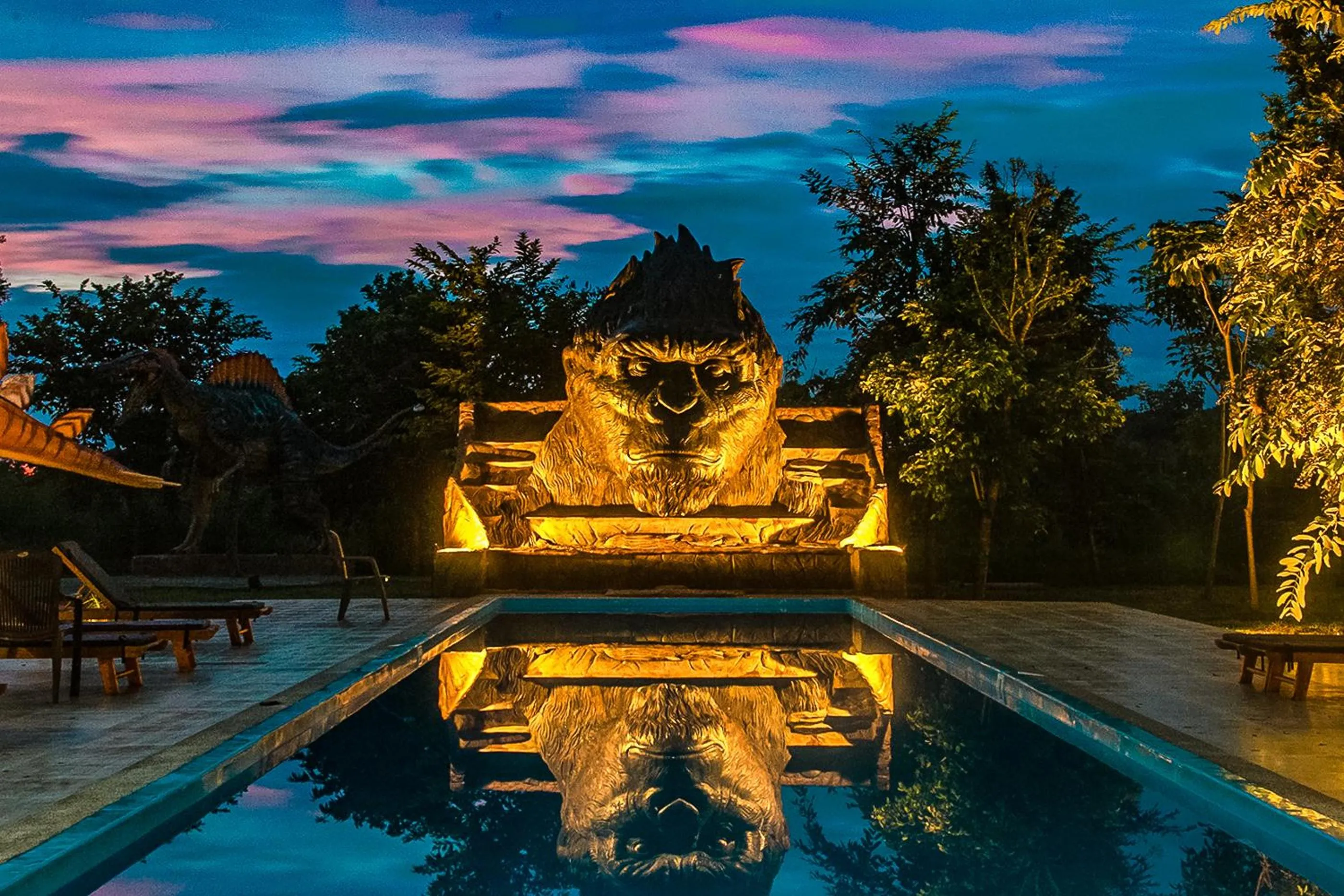 Swimming pool in Yoko River Kwai Resort
