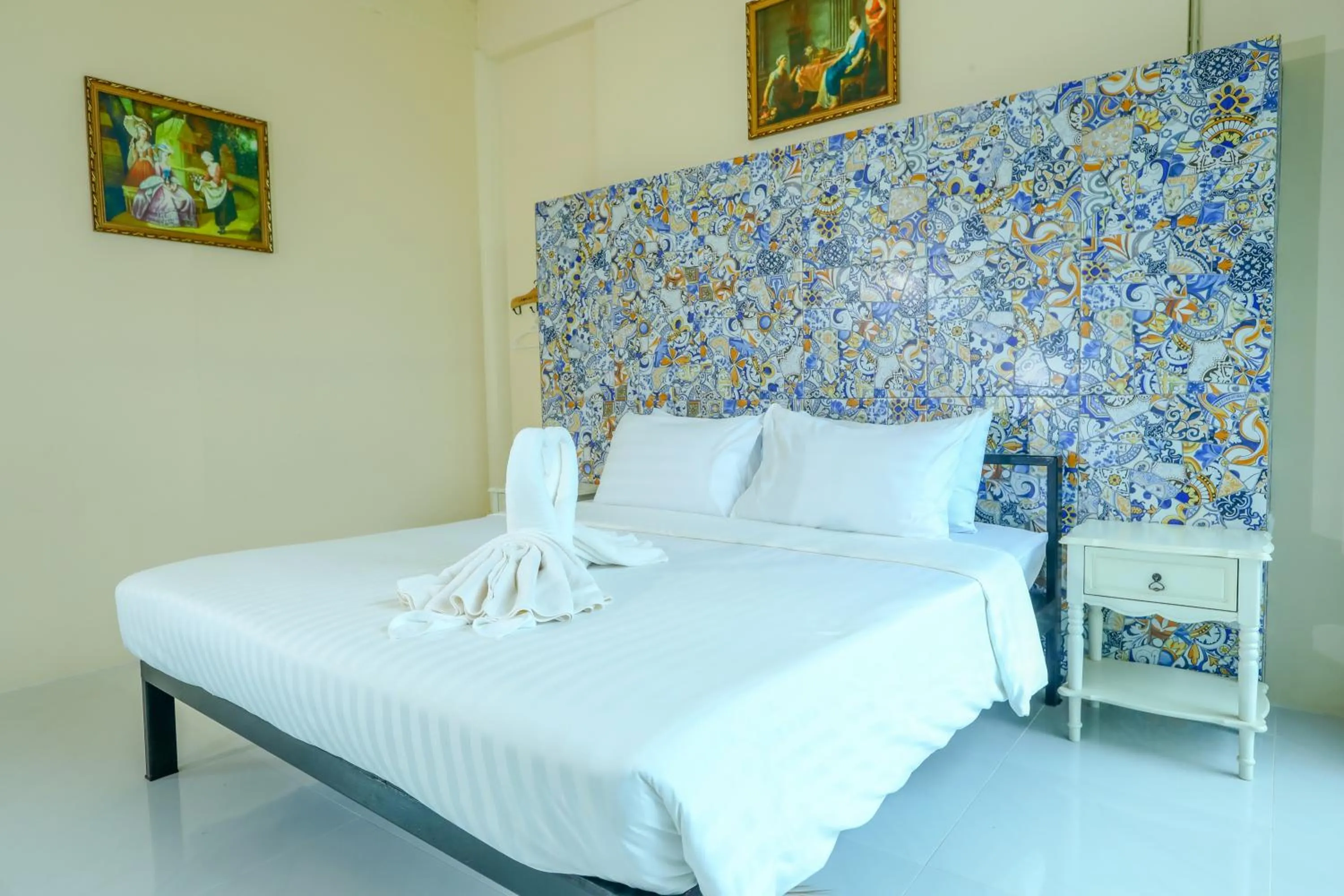 Bedroom, Bed in Yoko River Kwai Resort