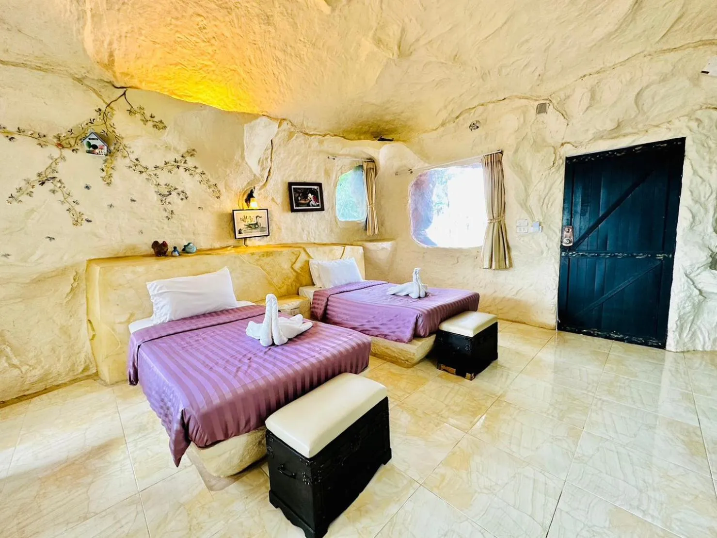 Bedroom, Bed in Yoko River Kwai Resort