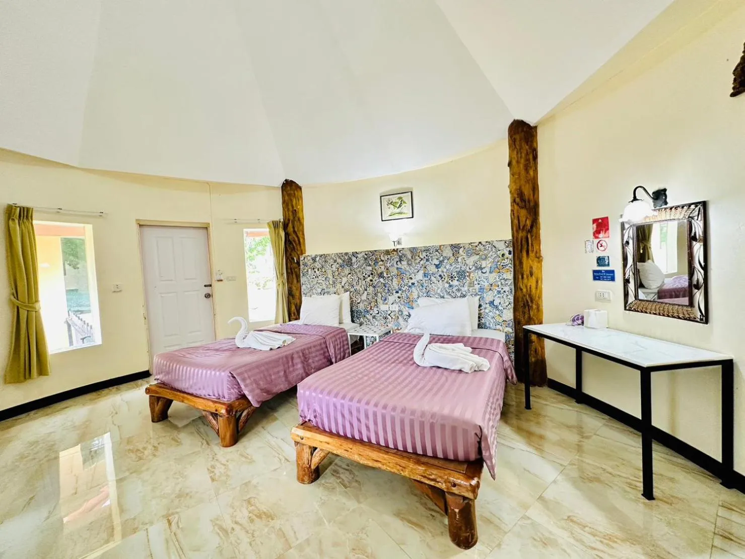 Bedroom, Bed in Yoko River Kwai Resort