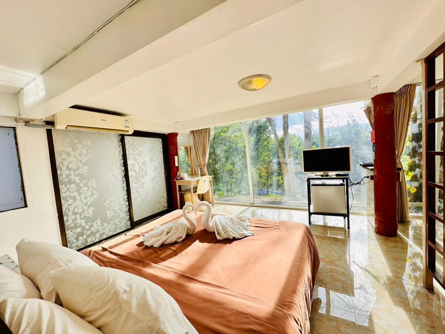 Bedroom, Bed in Yoko River Kwai Resort