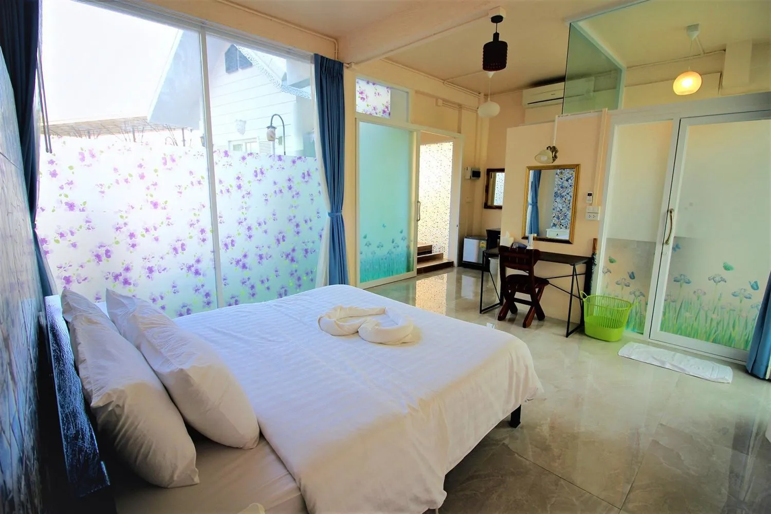 Bedroom, Bed in Yoko River Kwai Resort