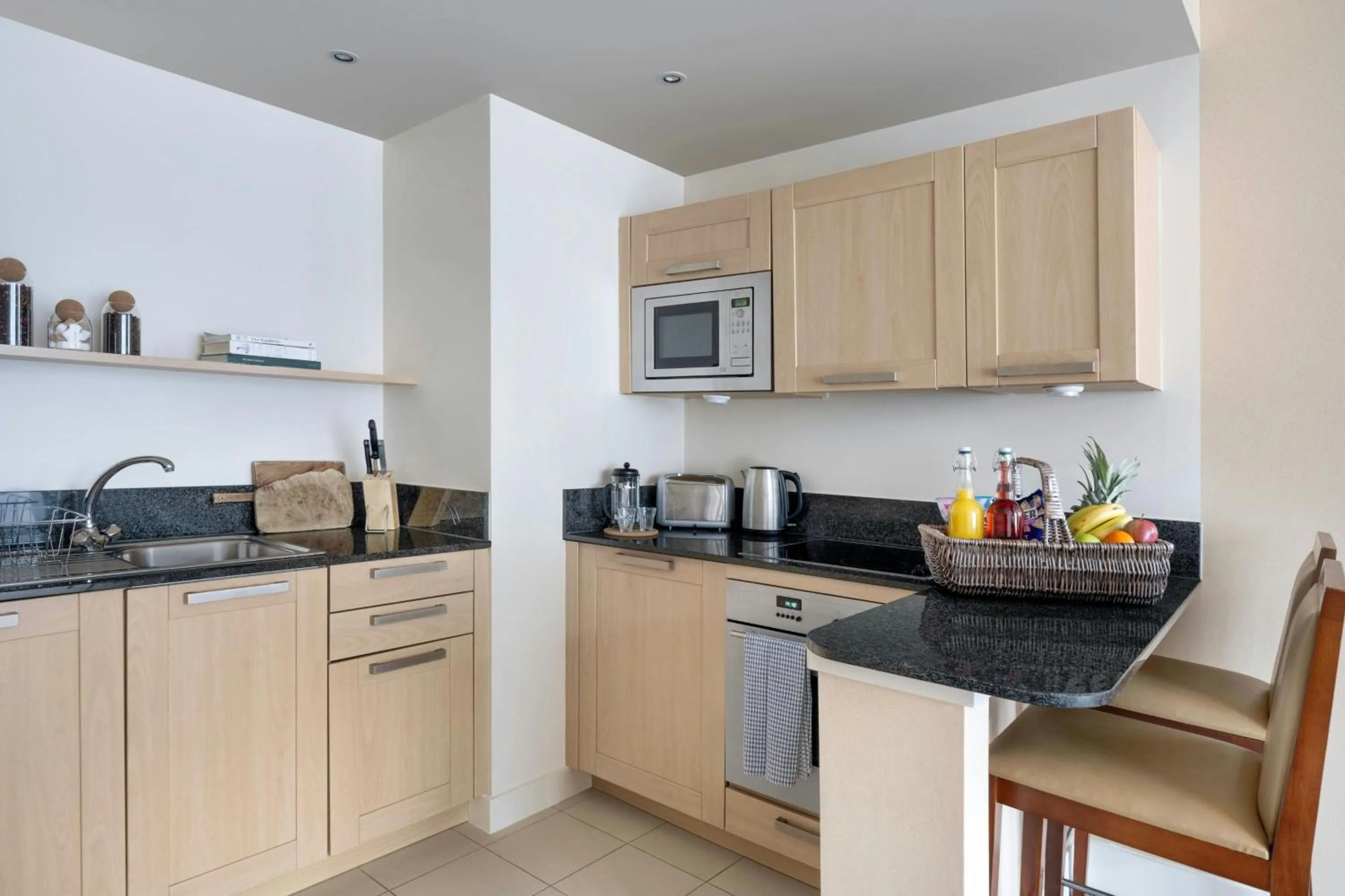 Photo of the whole room in Marriott Executive Apartments London, Canary Wharf