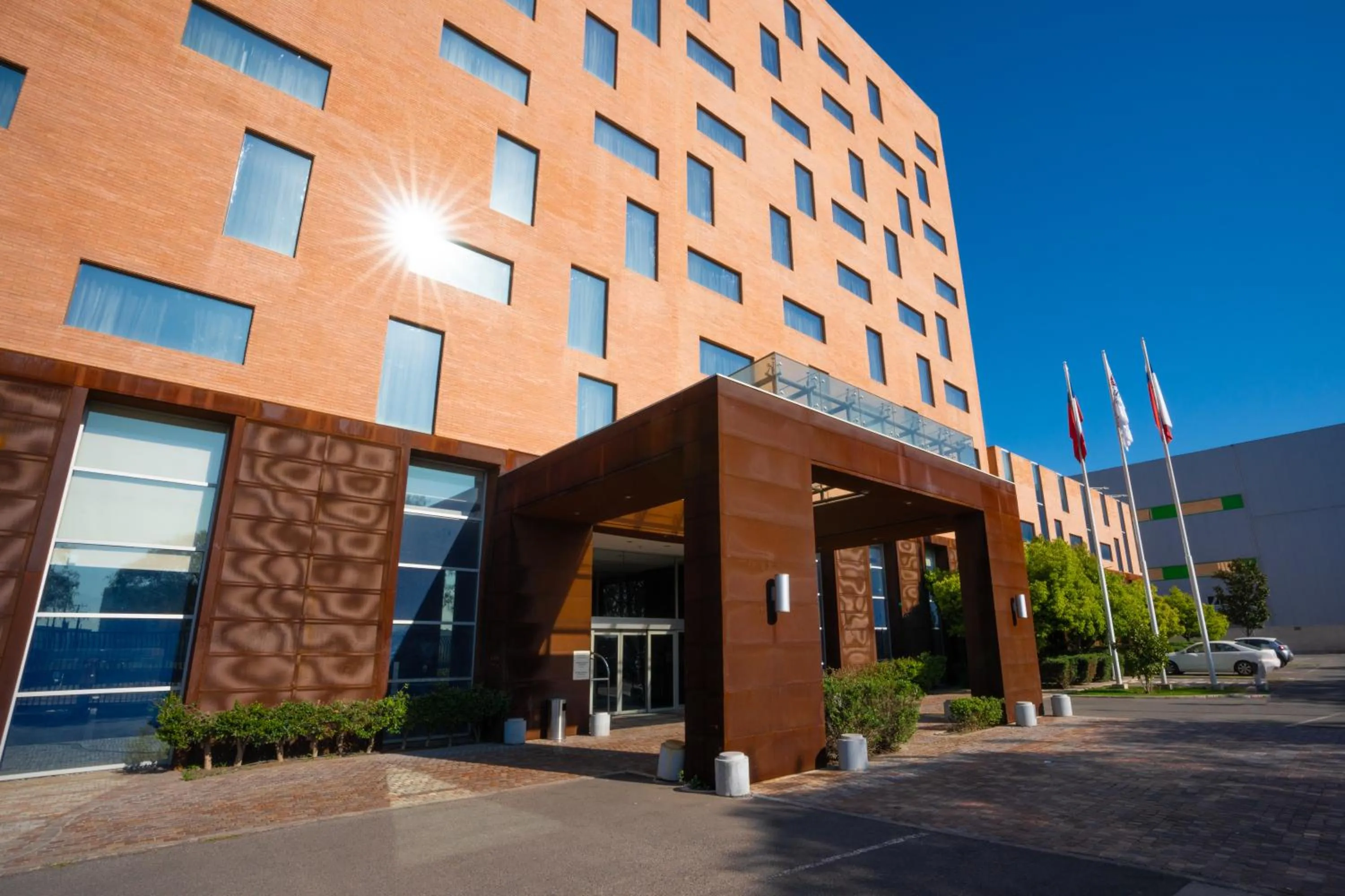 Property building in Hilton Garden Inn Santiago Airport