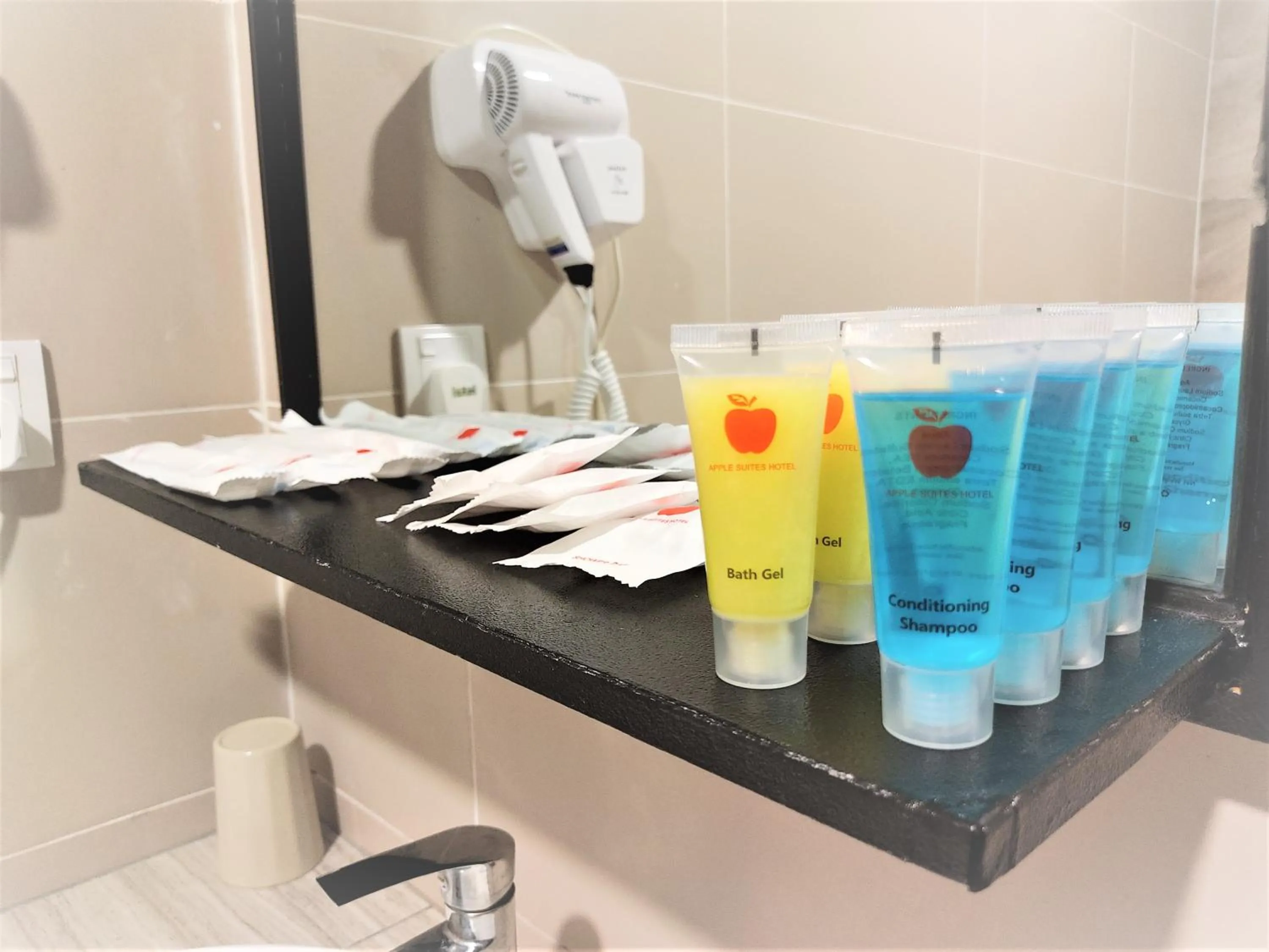 Bathroom in Apple Suites Hotel