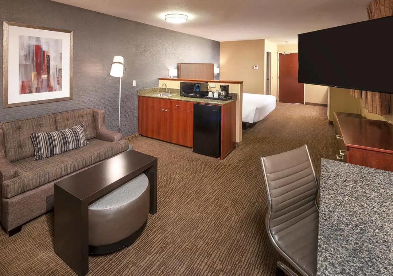 Junior Suite in Silver Cloud Hotel - Portland