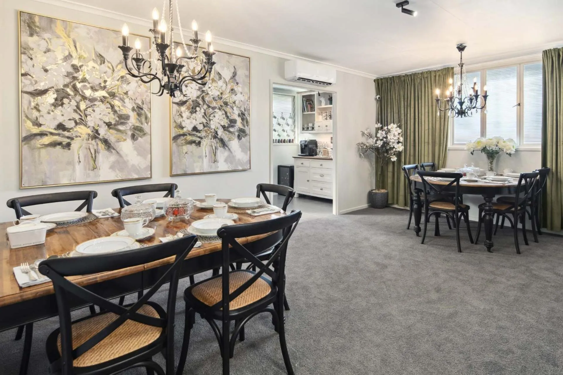 Dining area in Freshwater BnB