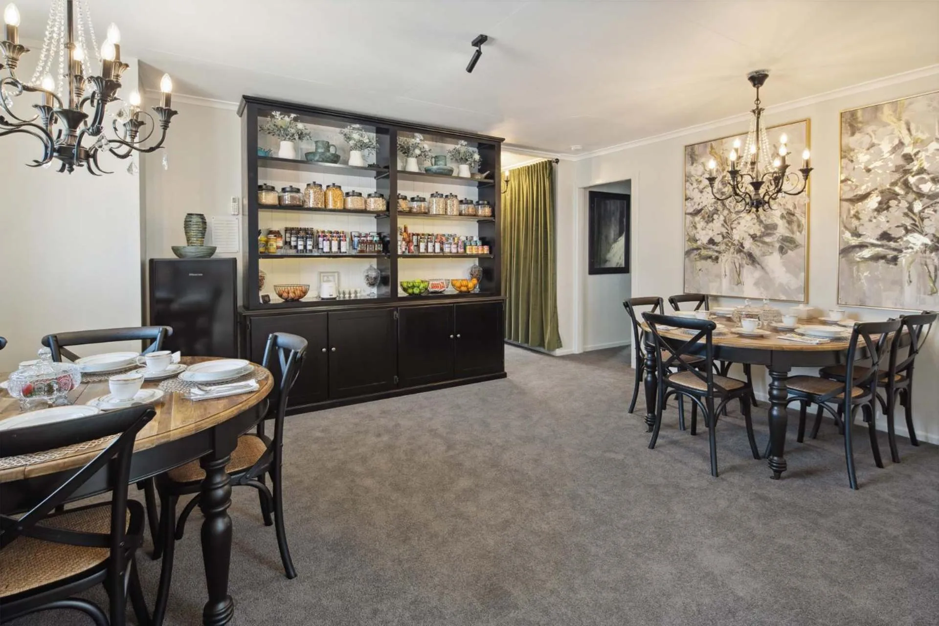 Food and drinks in Freshwater BnB