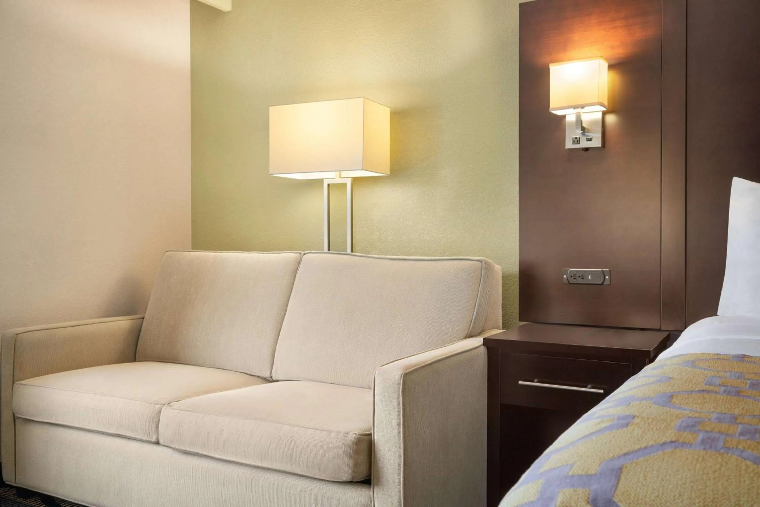 Photo of the whole room, Bed in Baymont by Wyndham Georgetown Lexington North