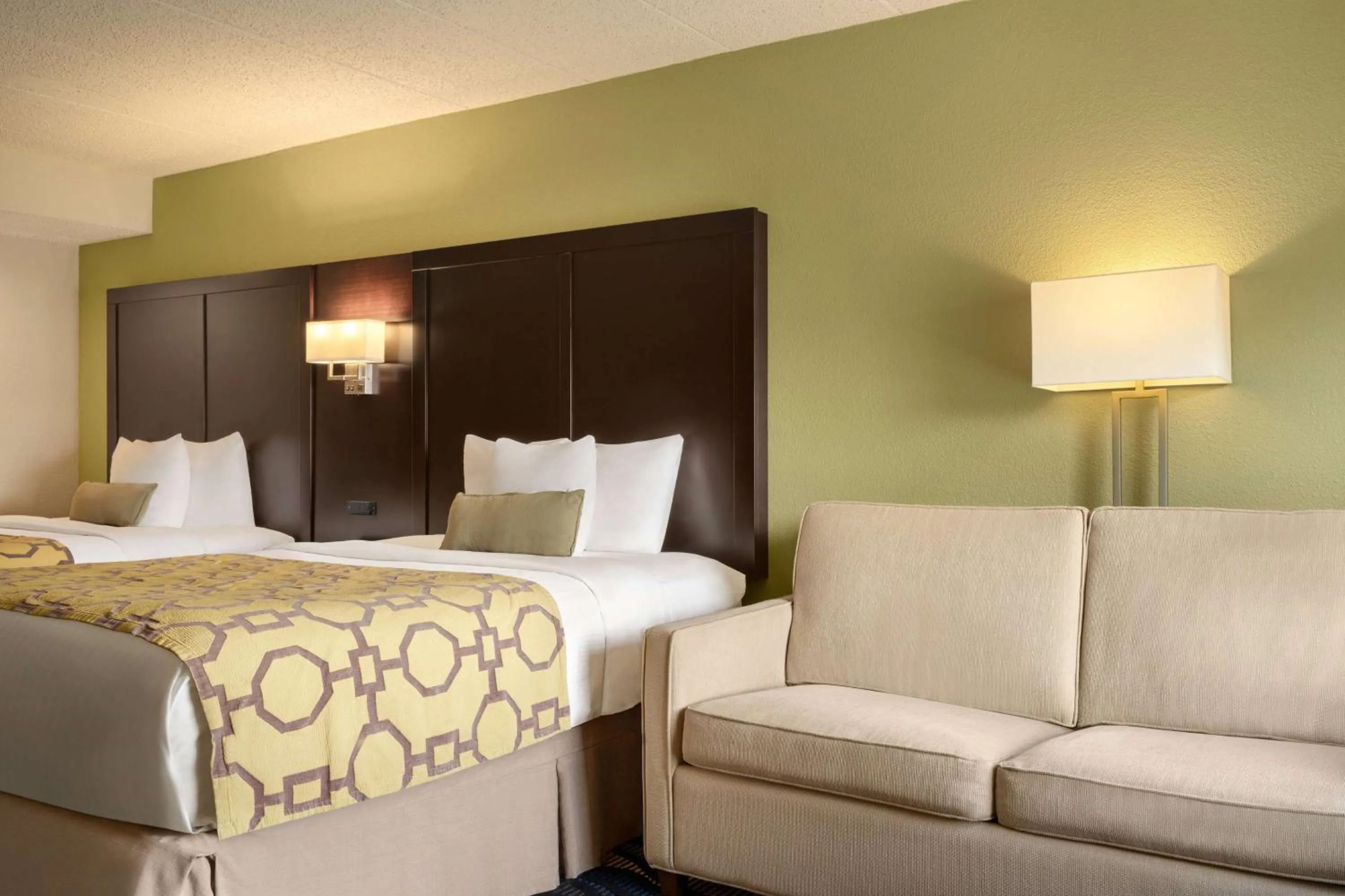 Photo of the whole room, Bed in Baymont by Wyndham Georgetown Lexington North