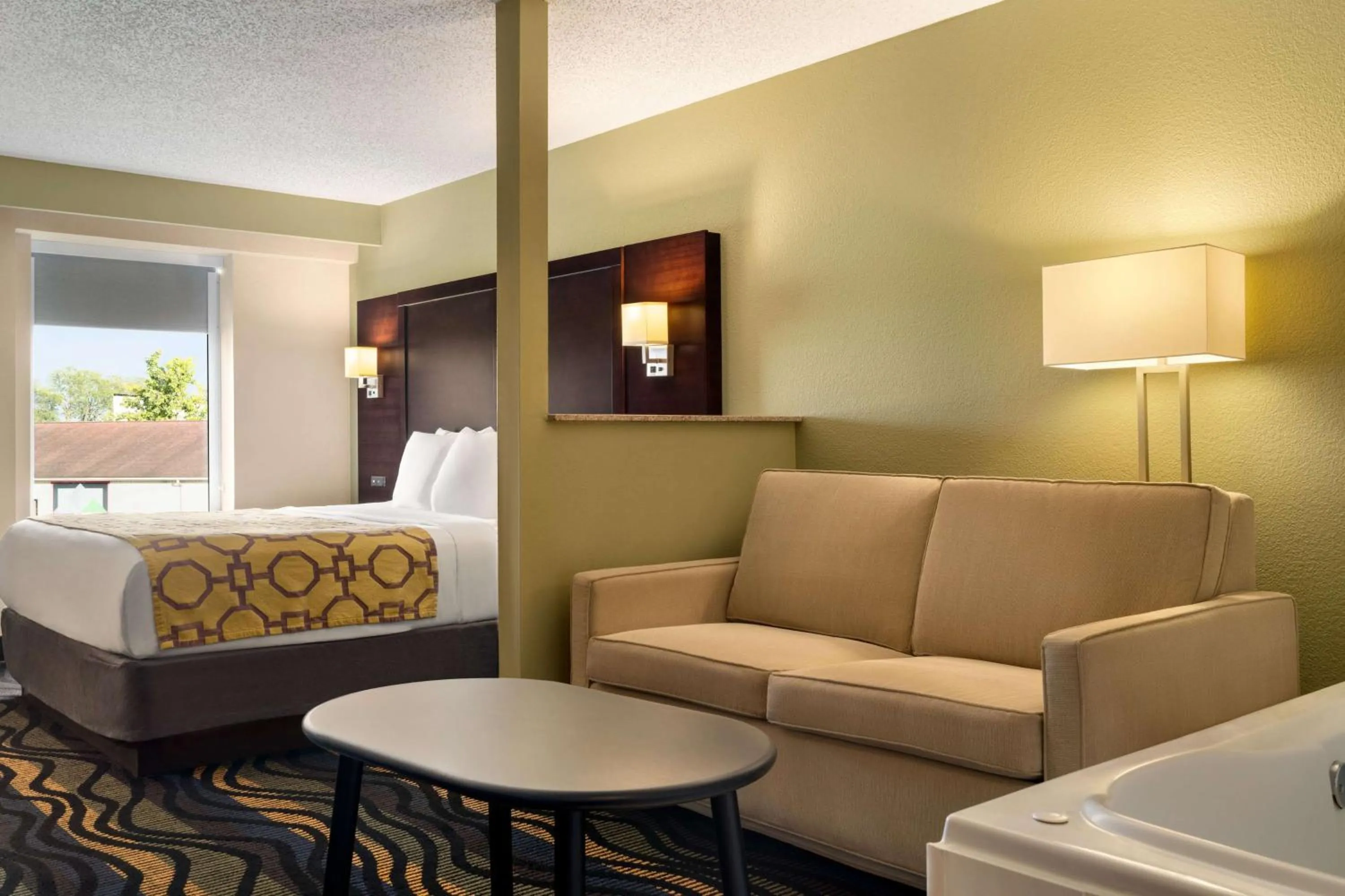 Photo of the whole room, Bed in Baymont by Wyndham Georgetown Lexington North