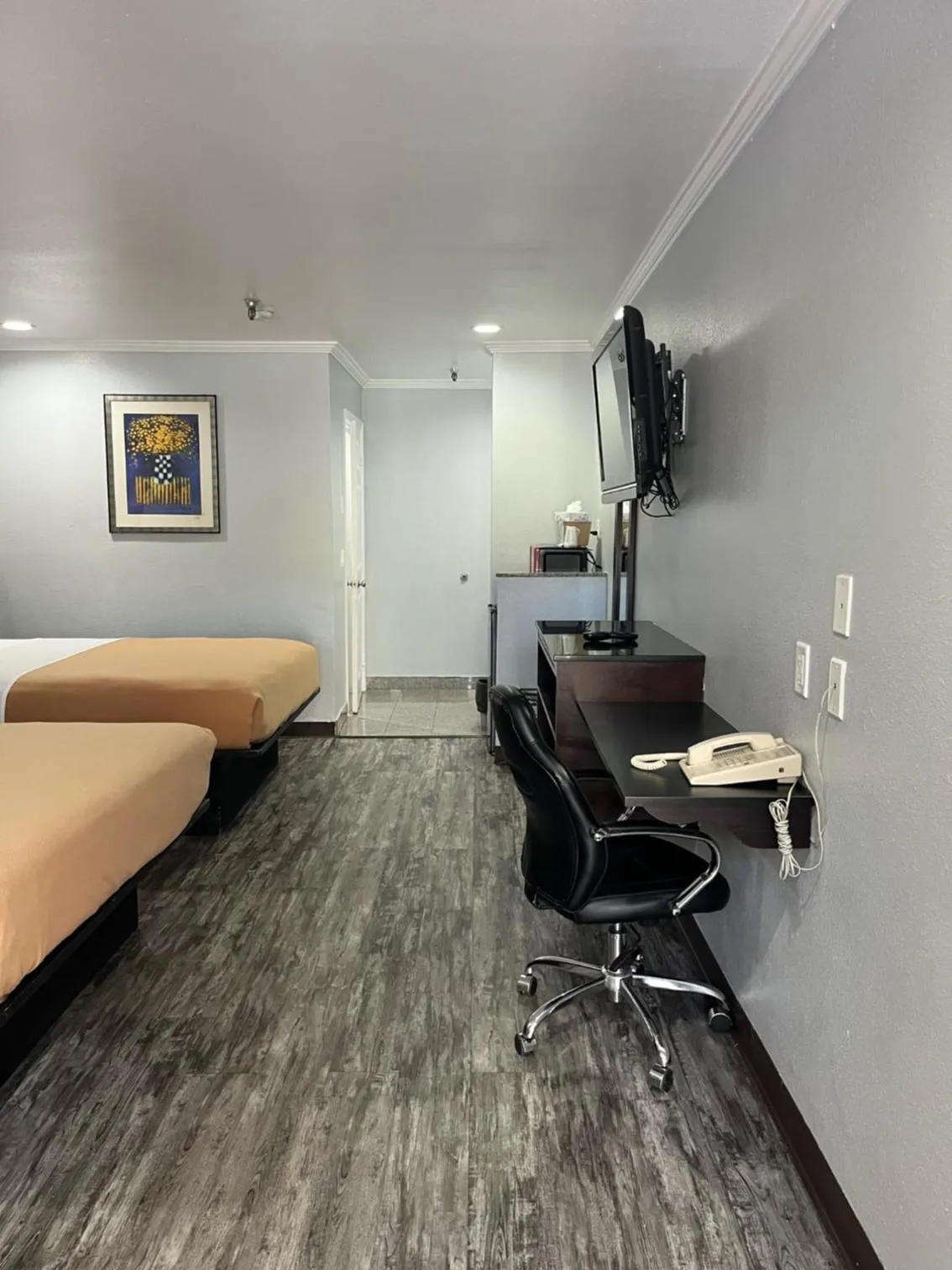 hair dresser in Laguna Inn and Suites