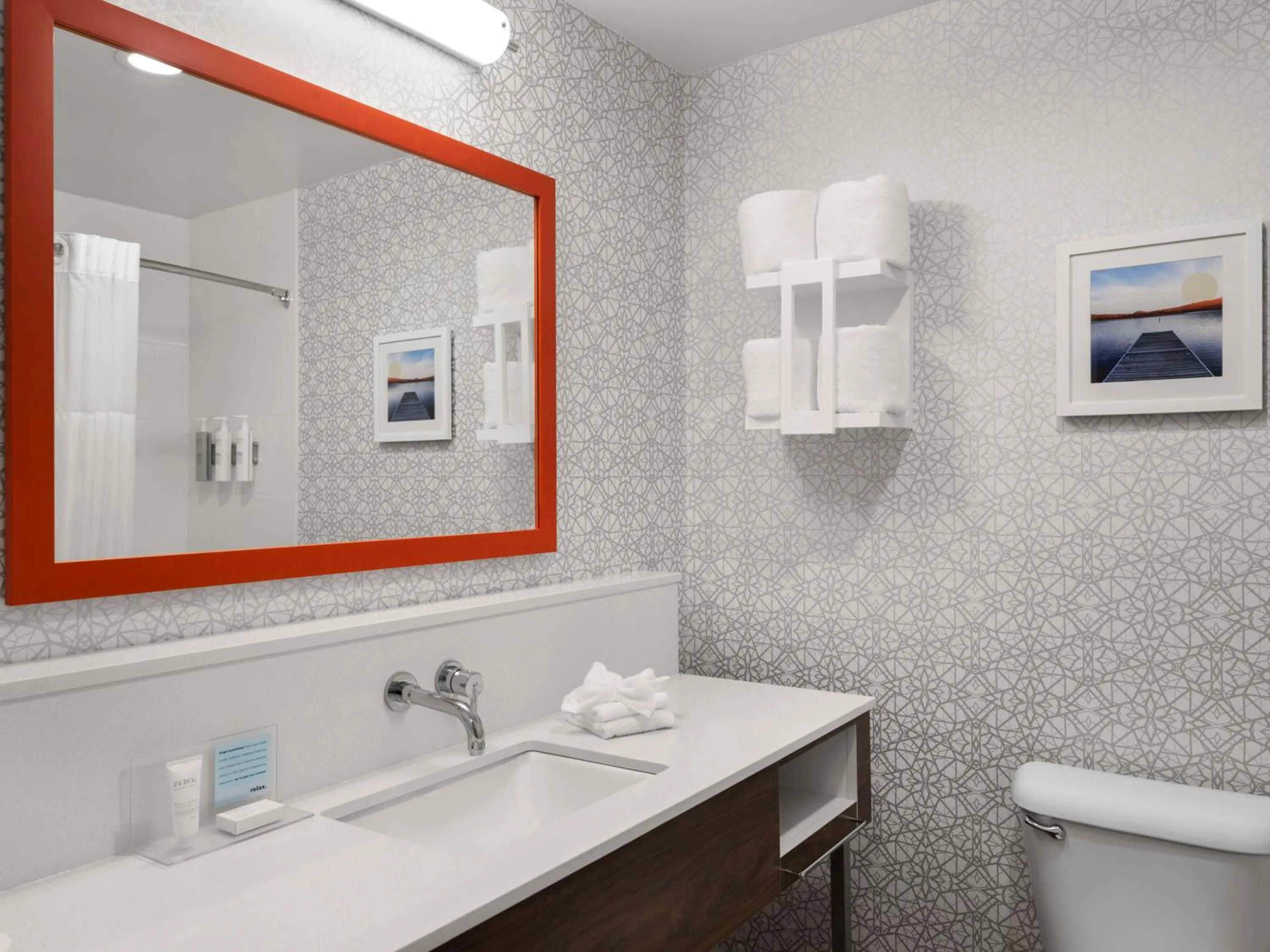 Bathroom in Hampton Inn Ottawa - Starved Rock Area