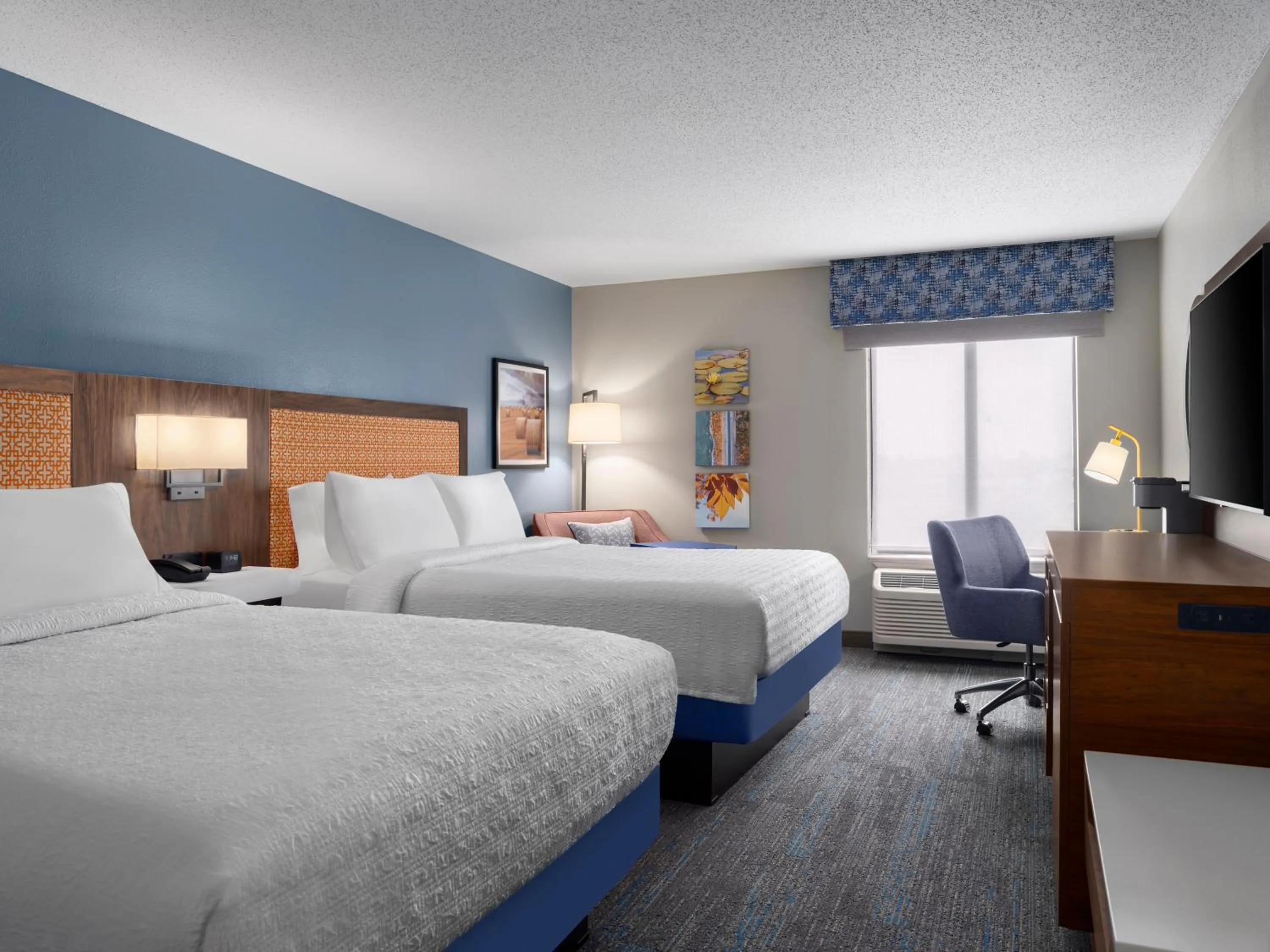 Bedroom, Bed in Hampton Inn Ottawa - Starved Rock Area