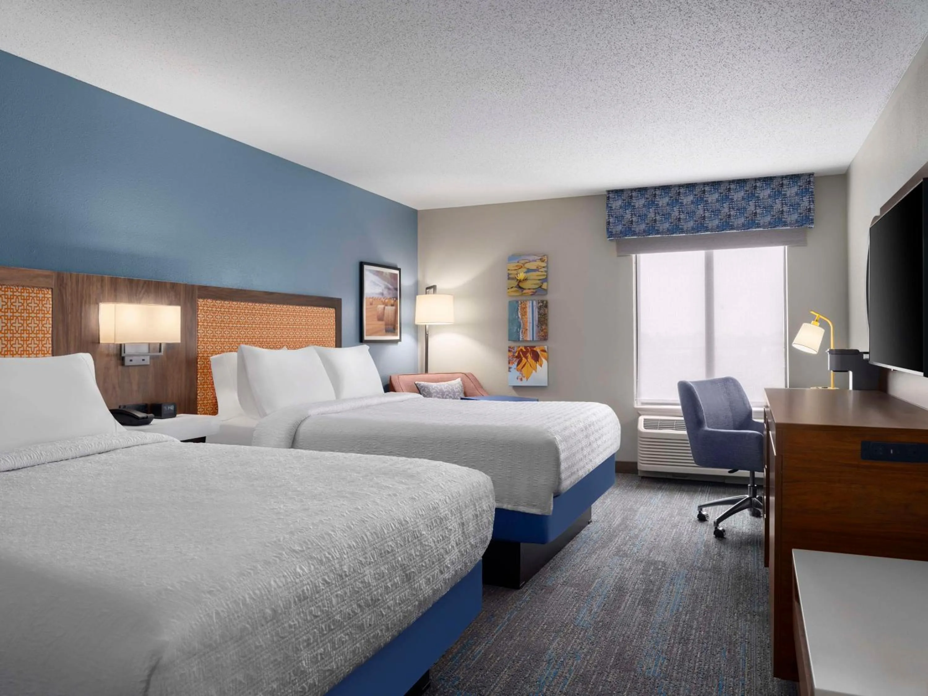 Bedroom, Bed in Hampton Inn Ottawa - Starved Rock Area