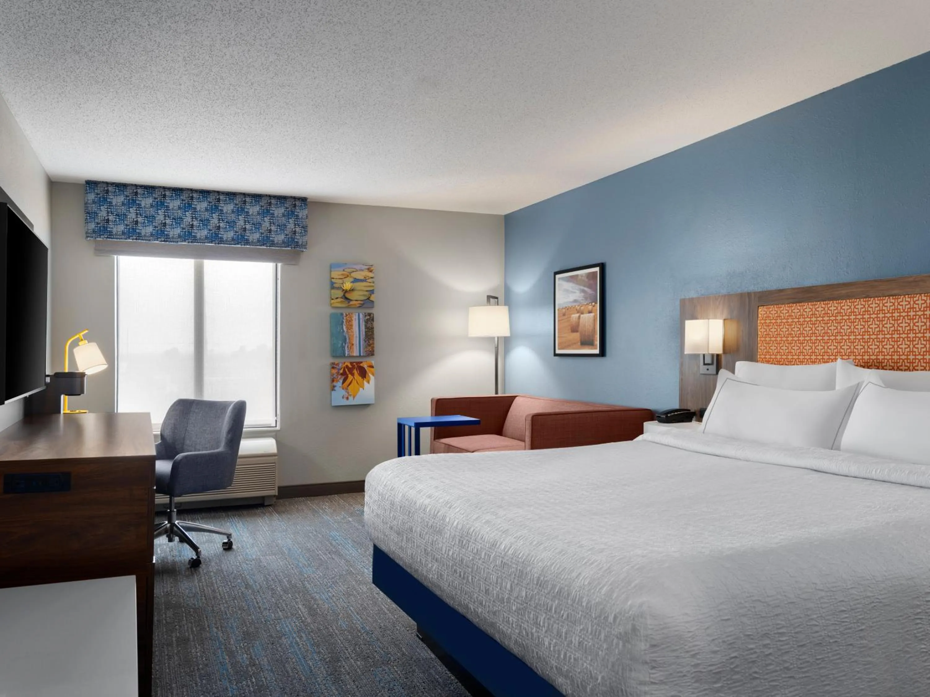 Bedroom, Bed in Hampton Inn Ottawa - Starved Rock Area