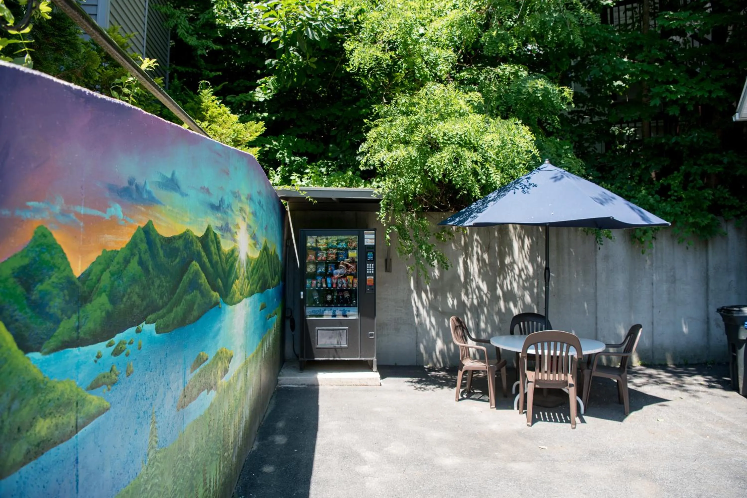 Patio in Adirondack Retreat Inn & Suites