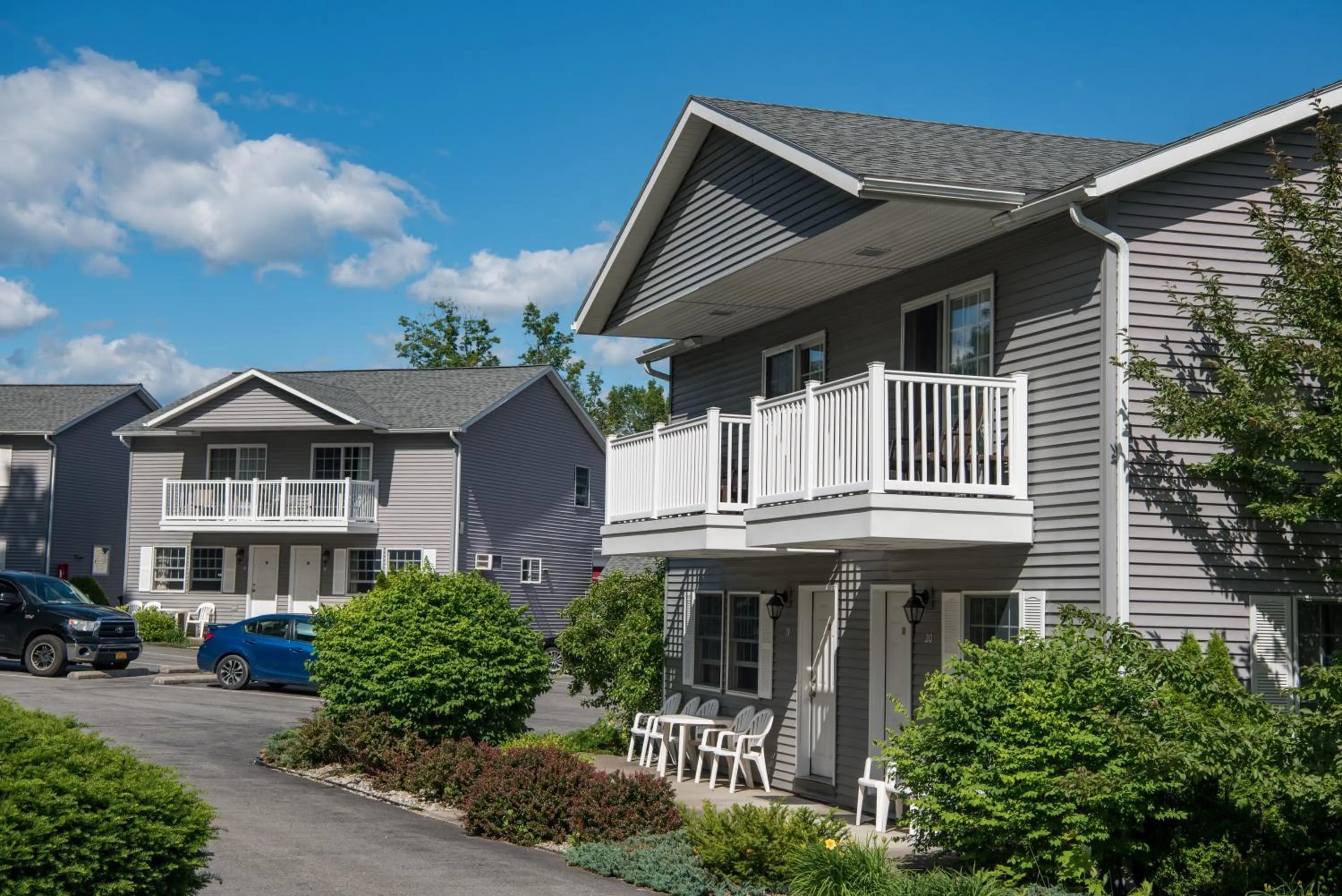 Property building in Adirondack Retreat Inn & Suites