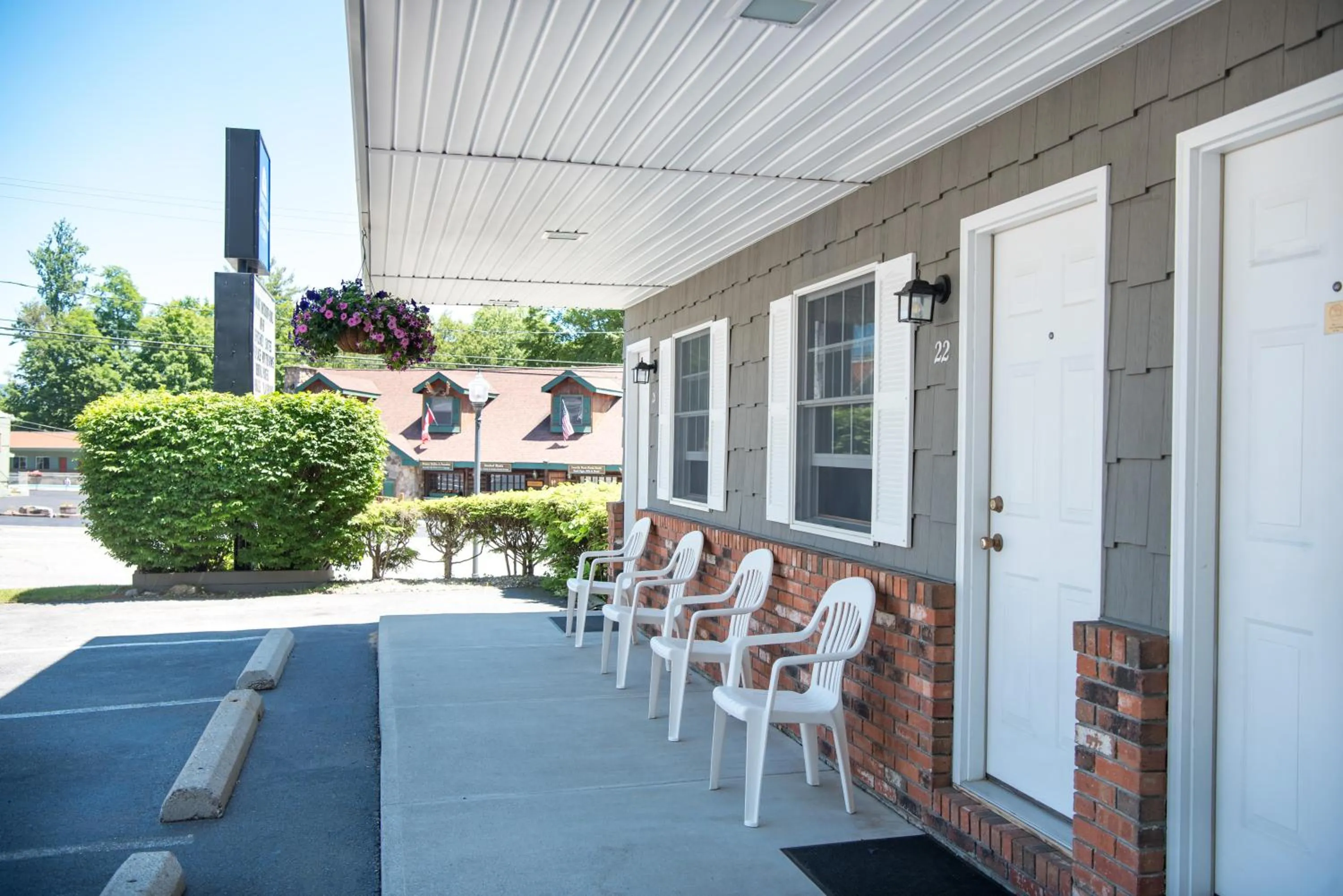 Patio in Adirondack Retreat Inn & Suites