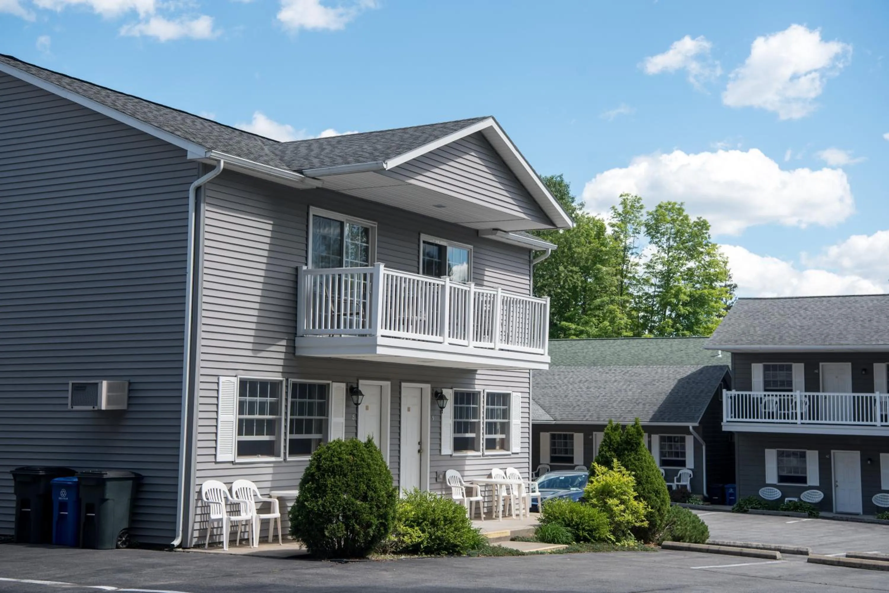 Property building in Adirondack Retreat Inn & Suites