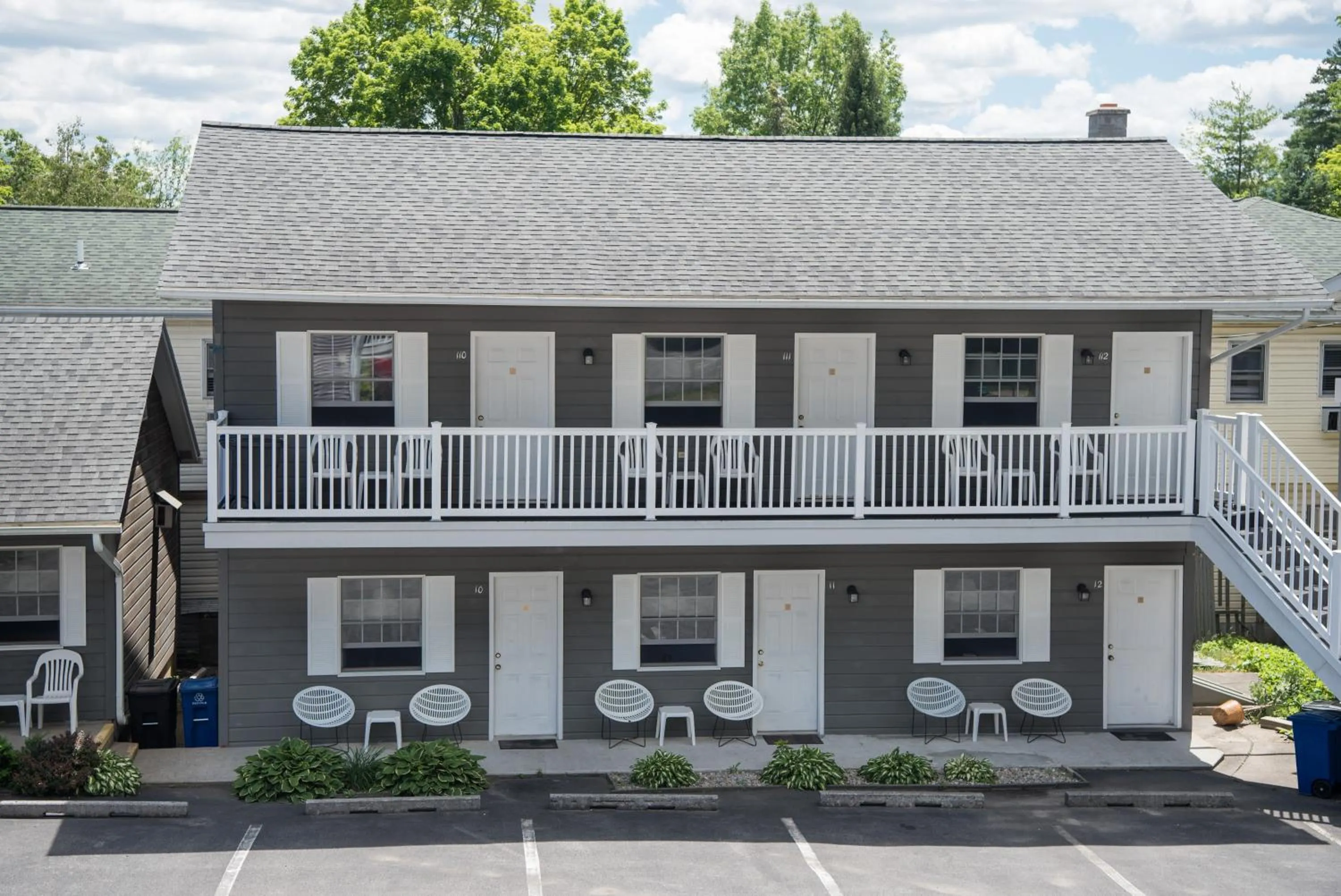 Property building in Adirondack Retreat Inn & Suites