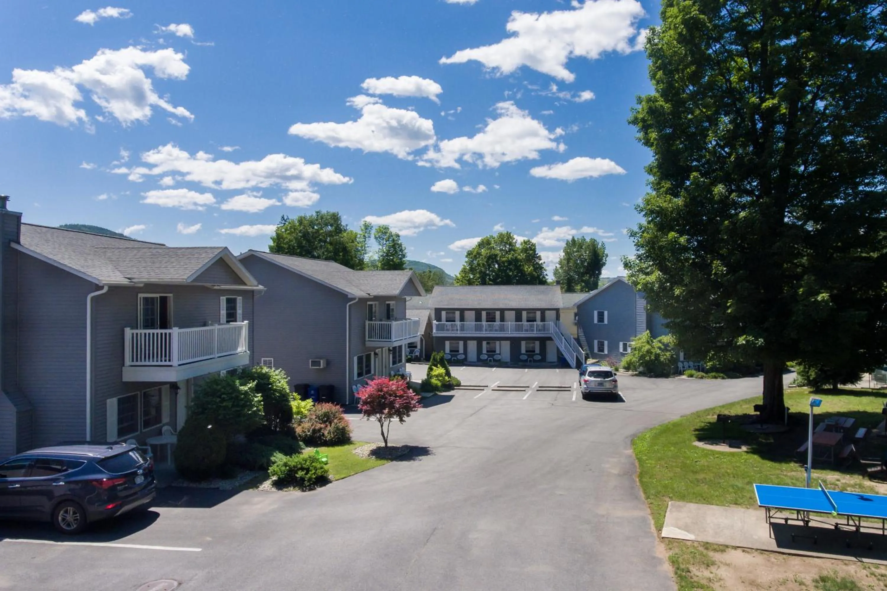 Property building in Adirondack Retreat Inn & Suites