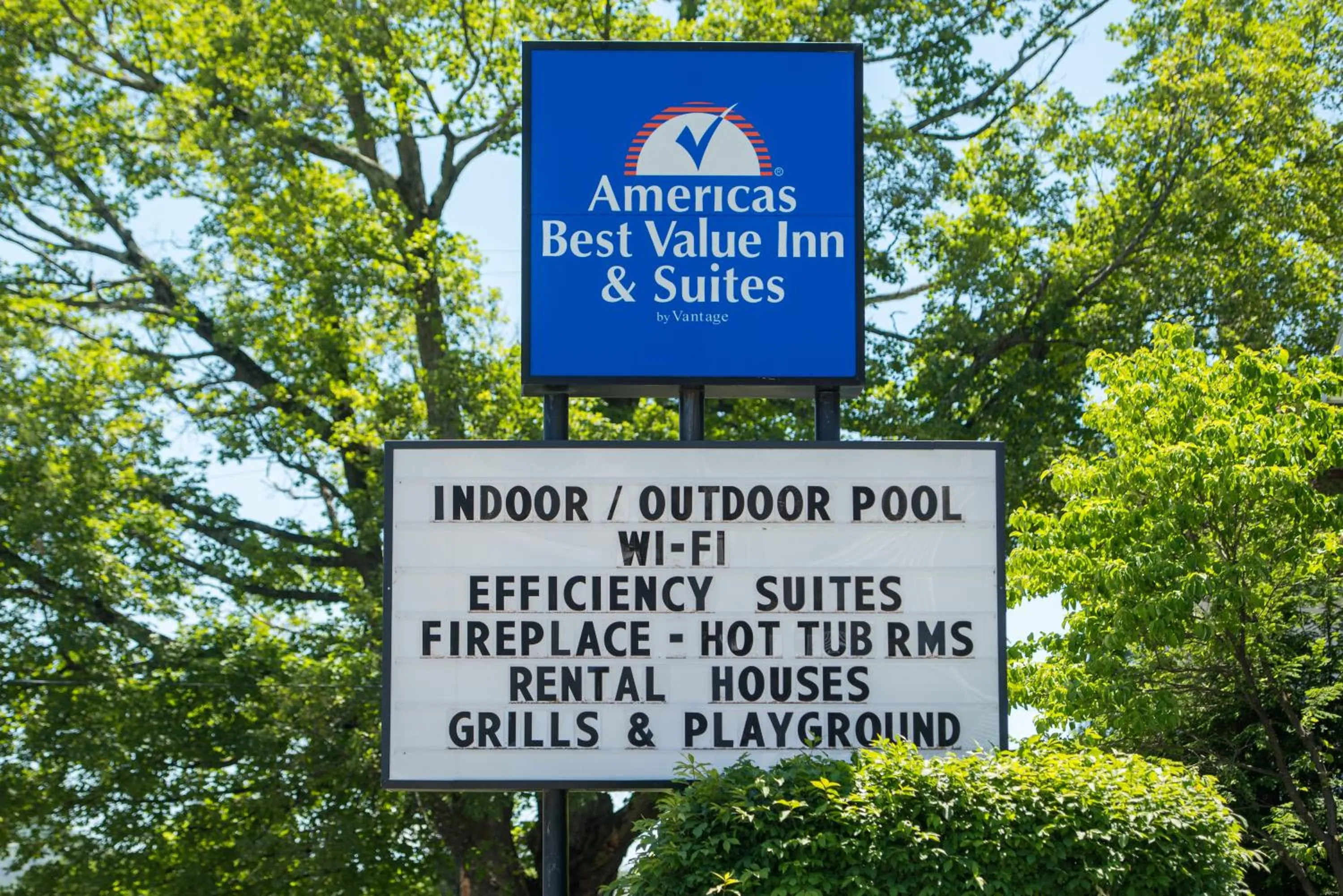 Quiet street view in Americas Best Value Inn & Suites Lake George