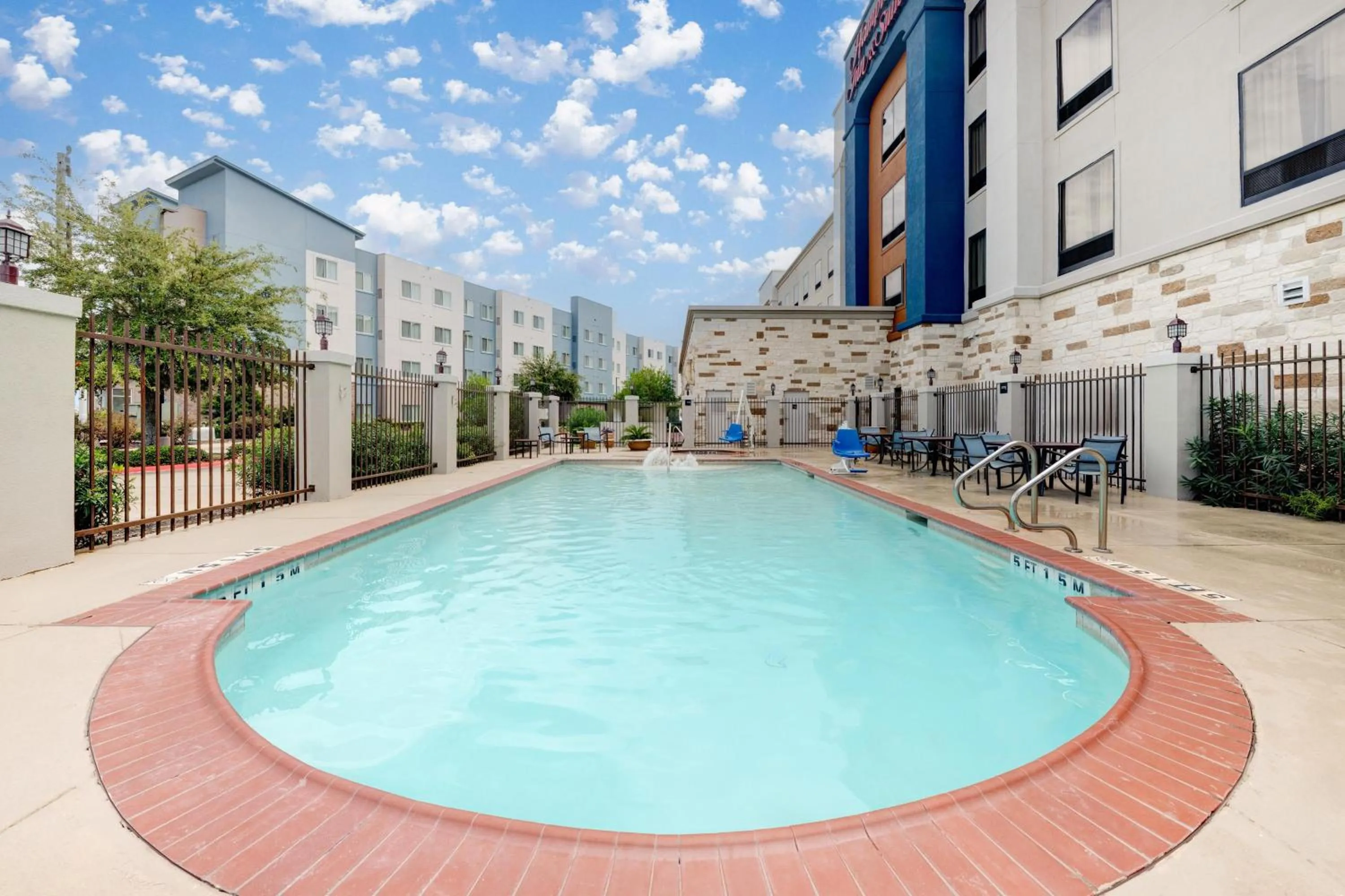 Pool view in Hampton Inn and Suites Houston Pasadena