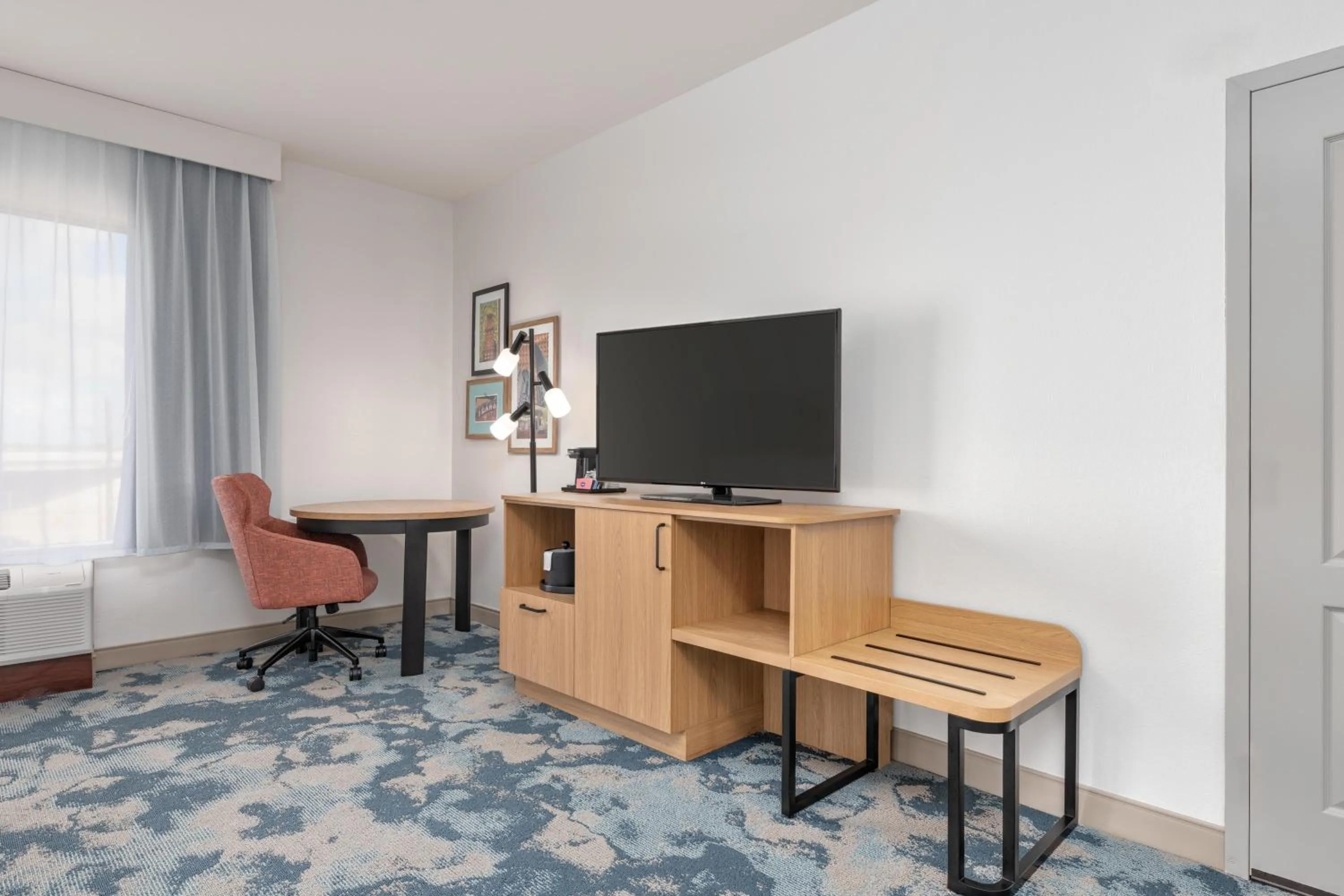 Bedroom in Hampton Inn and Suites Houston Pasadena