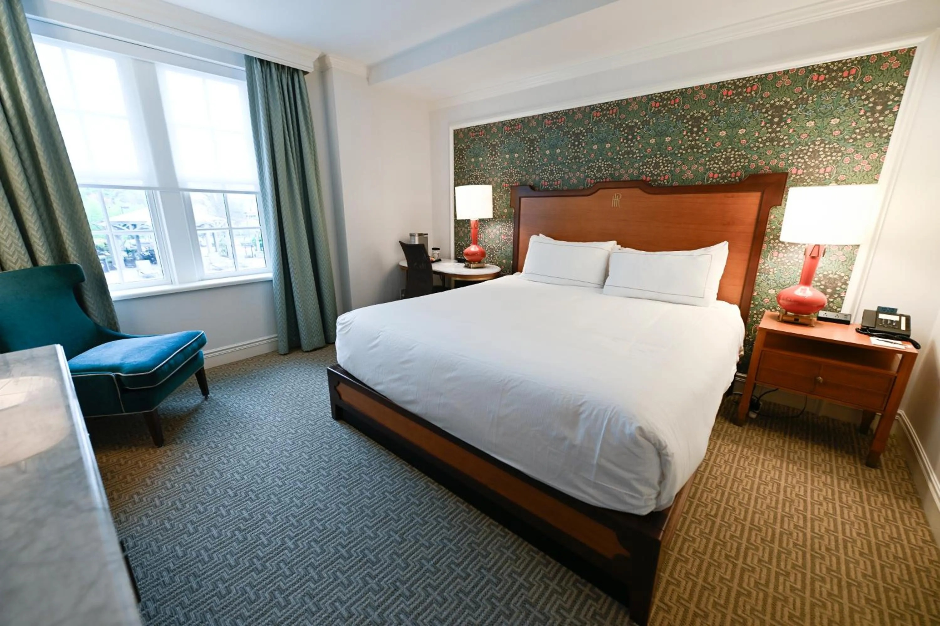 Bedroom, Bed in Hotel Roanoke & Conference Center, Curio Collection by Hilton